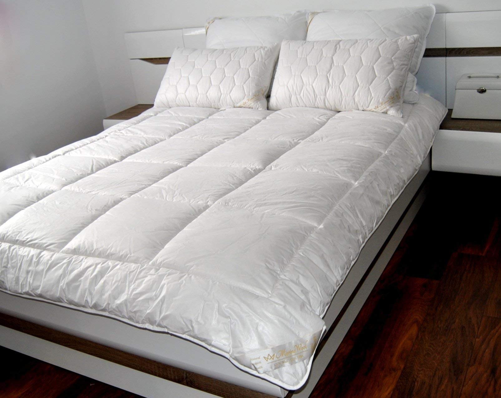 Merino Wool Zestaw pościeli klasyczna kołdra typu SUPER KING DUVET Super King Size 220 x 260 cm (500 g/m2) + dwie wełniane poszewki na łóżko 45 x 75 cm. Zestaw rozmiarów super króla.