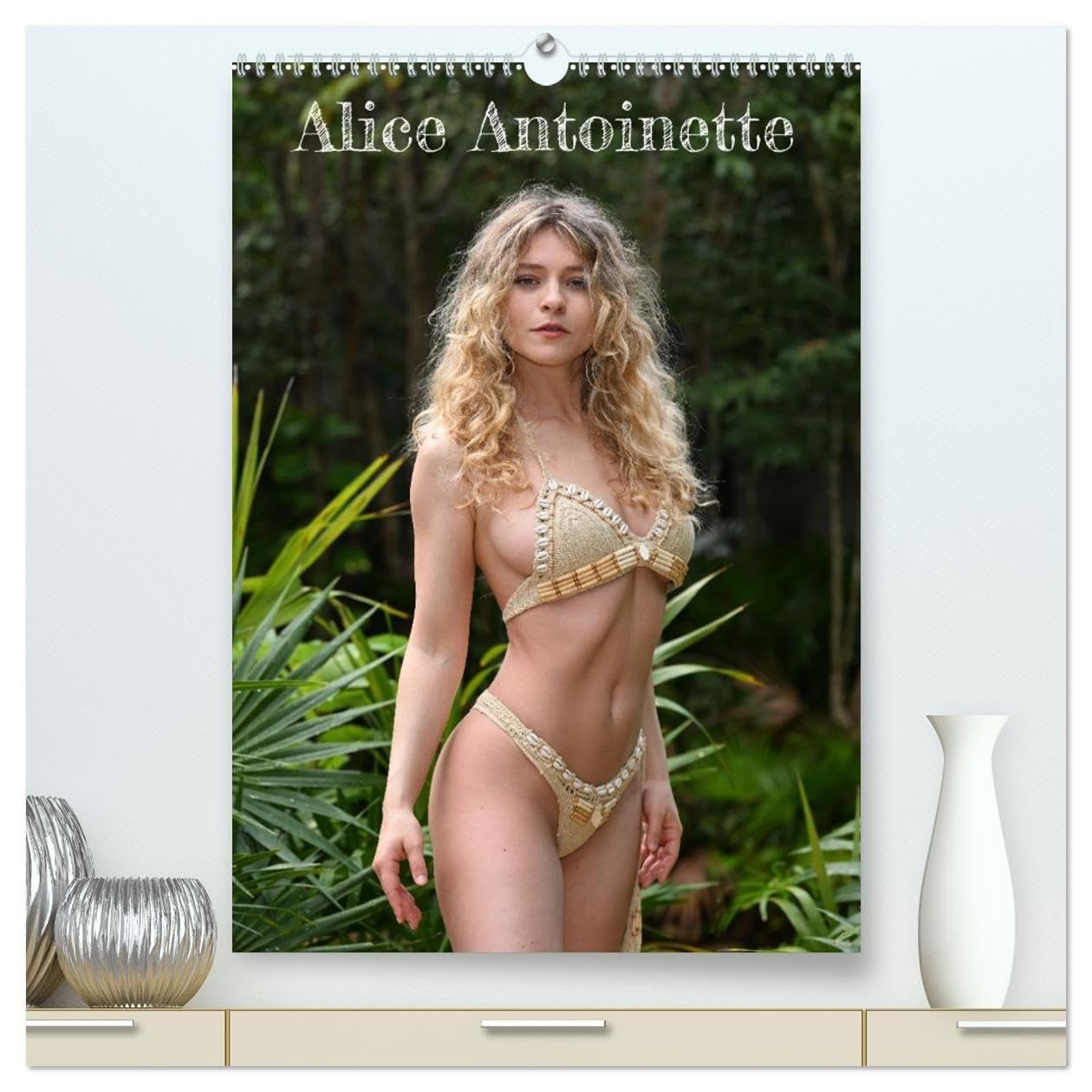 Alice Antoinette (hochwertiger Premium Wandkalender 2027 DIN A2 hoch), Kunstdruck in Hochglanz: Bikini-Kalender von Alice Antoinette, fotografiert von Dmitri Moisseev (CALVENDO Menschen)