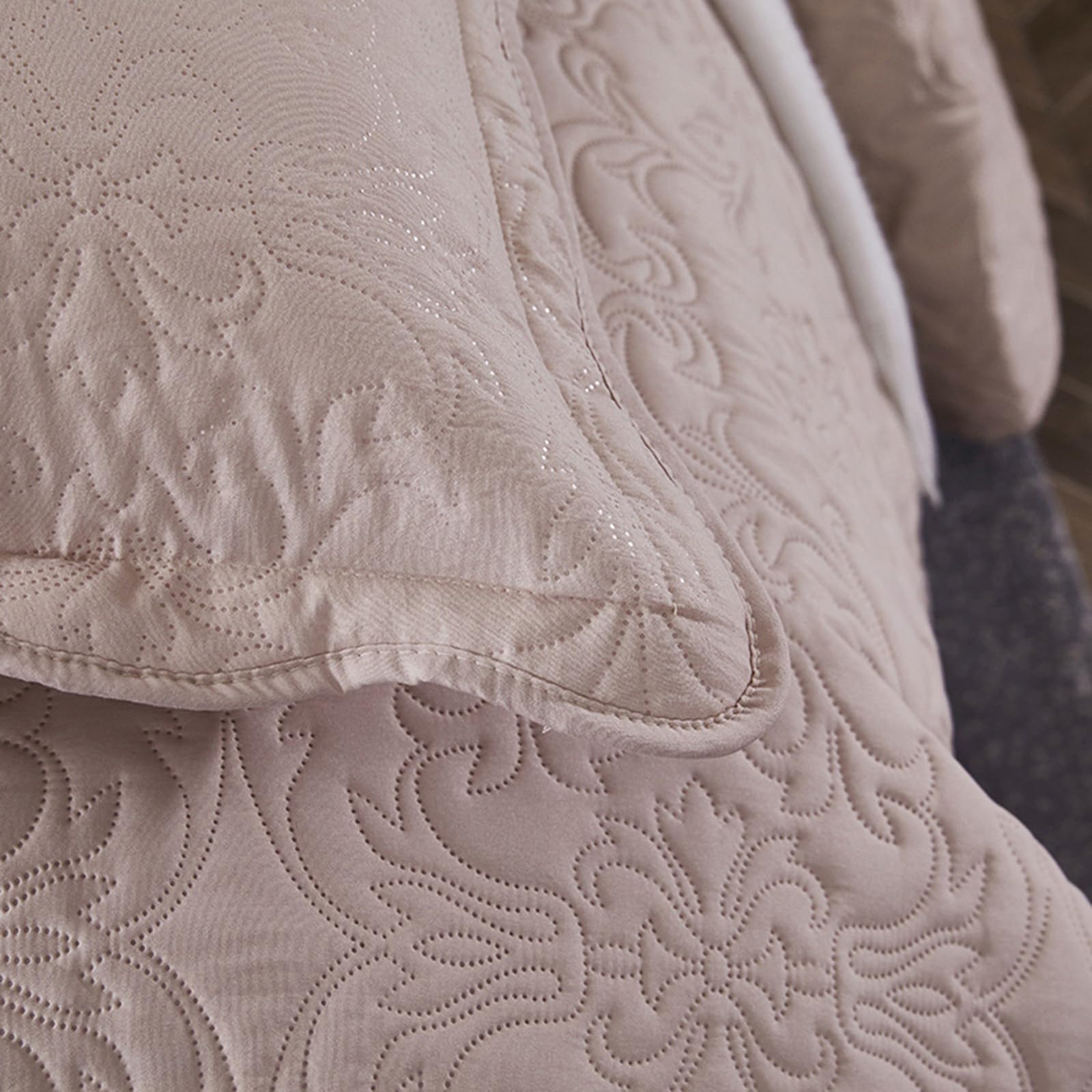 OKYUK 3-Piece Queen Quilt Set Quilted Bedspread Oversized Microfiber Lightweight Coverlet Set including Shams Reversible Printed Coverlet Bedding Set for All Season,220x240cm (Light Bean Sand - Image 4
