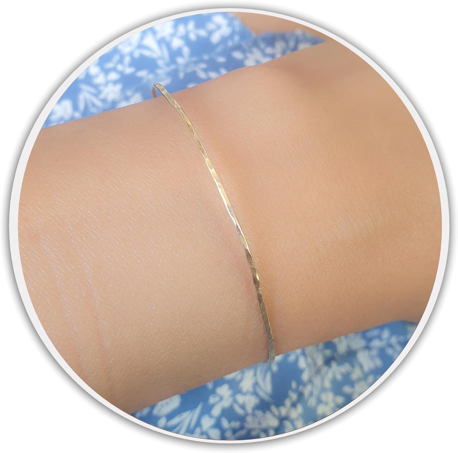 Thin Hammered Wire Bracelet Skinny Bangle Minimalist Stackable Textured Bracelet in Gold Silver Rose Gold