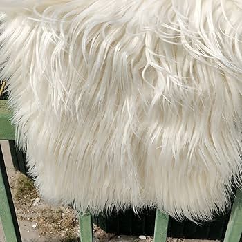 Amazon | フェイクファー生地ふわふわ25x45cm 毛むくじゃらの