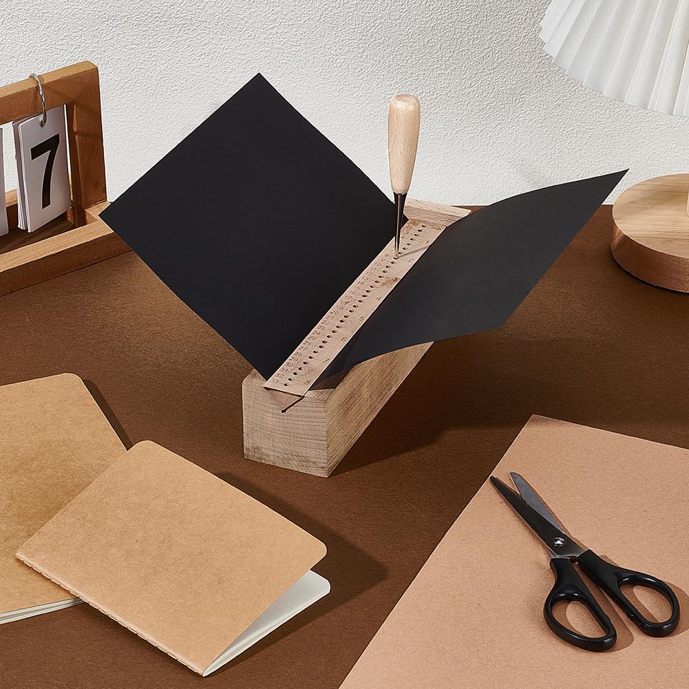 NBEADS Strumento di Punzonatura di l'a Firma per La Rilegatura di Libri, Culla per Punzonatura Rilegatura con Guida per Perforazione in Legnoper Rilegatura di Libri Fai da Te Quaderni Diari e Agende