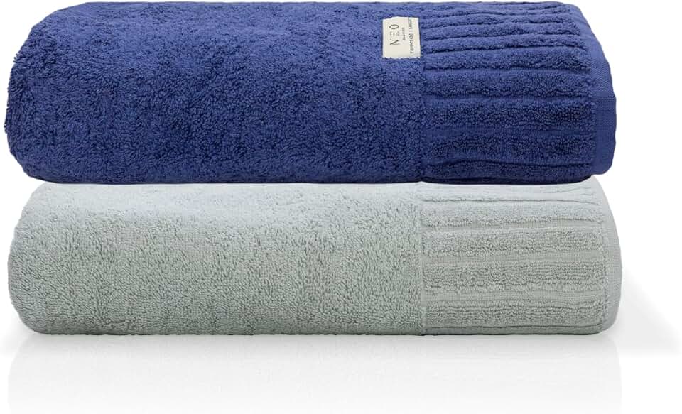 Jogo Toalha De Banho Gigante Ele/Ela Velour 500g/m², 100% Algodão, 02 Peças 85cm x 150cm, Toque Super Macio, Aconchegante, Melhor Absorção, Moderno E Sofisticado (Marinho/Limestone)