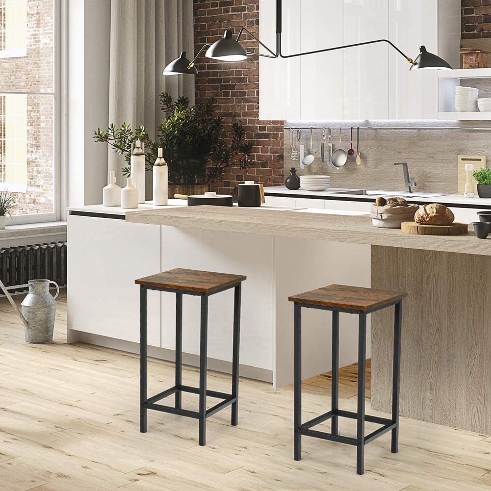 GIANTEX 4 drewniane stołki barowe z podnóżkiem, żelazna rama, wysokość siedziska 62 cm, do kuchni, salonu, kawiarni, bistro