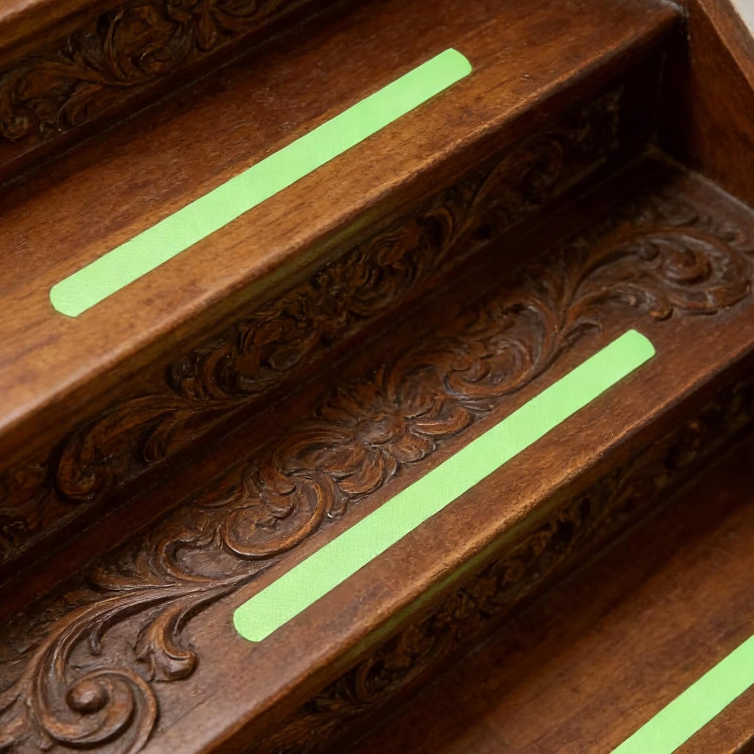 LABRIMP 24pcs Luminous Peva Anti-skid Tape Strips Safety Warning Reflective Grip for Stairs Bathroom and Outdoor Use
