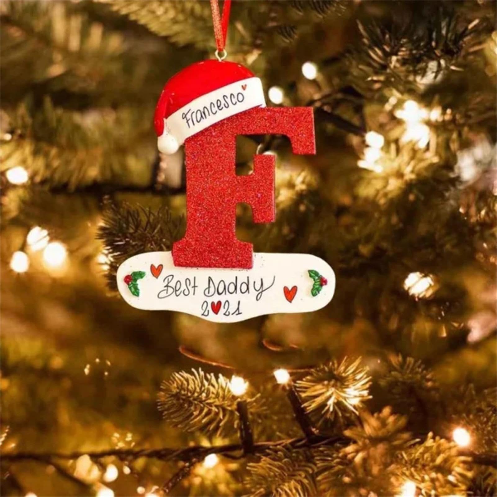 Ornamenti natalizi con iniziale rossa, decorazioni natalizie per | albero, ornamenti in legno con ciondolo a forma di lettera con cappello , 26 lettere decorazione per albero di Natale,