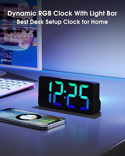 Miniatura 2 de Mesqool Reloj dinámico RGB con pantalla grande, números grandes y llamativos, reloj despertador súper fuerte para dormitorio, personas que duermen