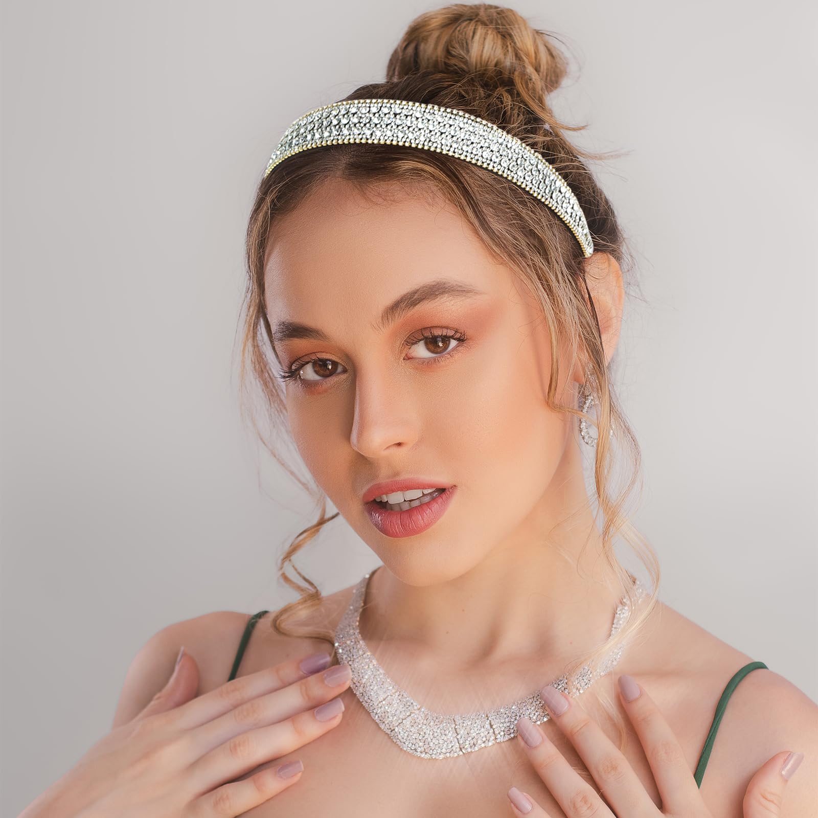 Gorgeous rhinestone headband !!! Shop 1920s Headpieces - Beaded Feather Headband | BABEYOND main image 4
