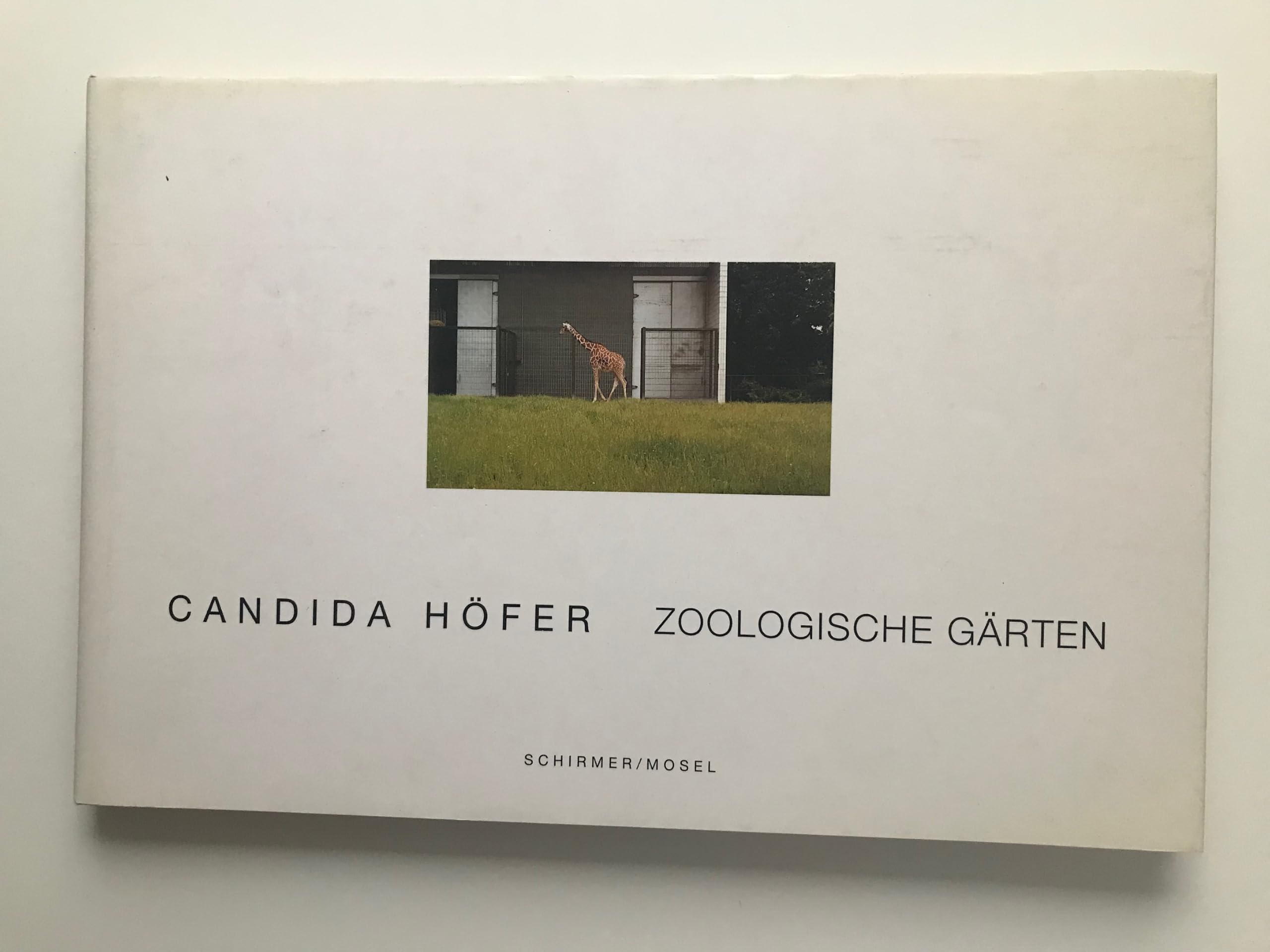 レア　Candida Höfer ORTE JAHRE 作品集 Amazon.co.jp: Candida Höfer: 本、バイオグラフィー、最新