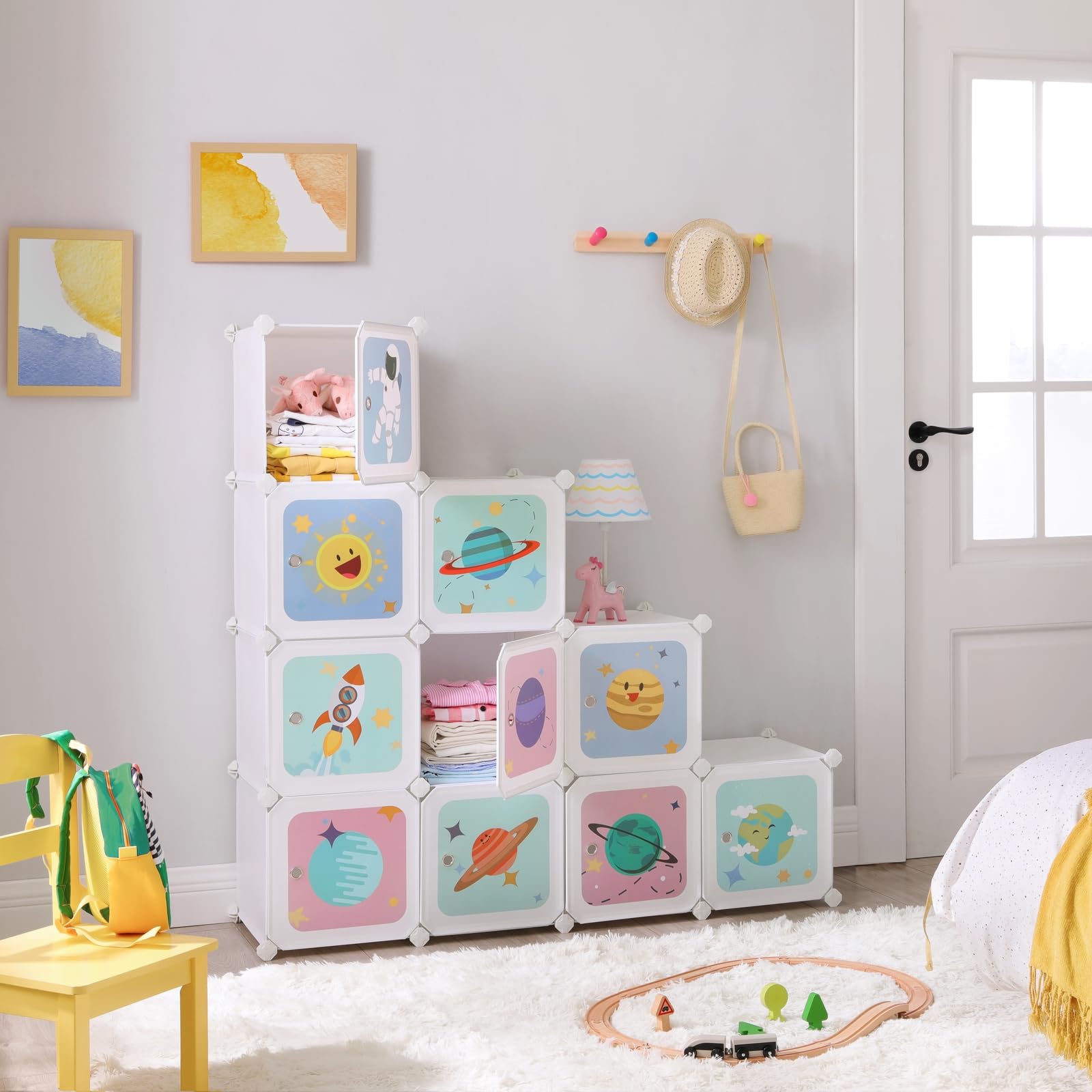 SONGMICS Estantería Modular Infantil de 10 Cubos, Organizador para Niños, Estantería de Plástico, Armario Modular con Puertas para Ropa, Zapatos, Juguetes, 123 x 31 x 123 cm, Blanco LPC903W01