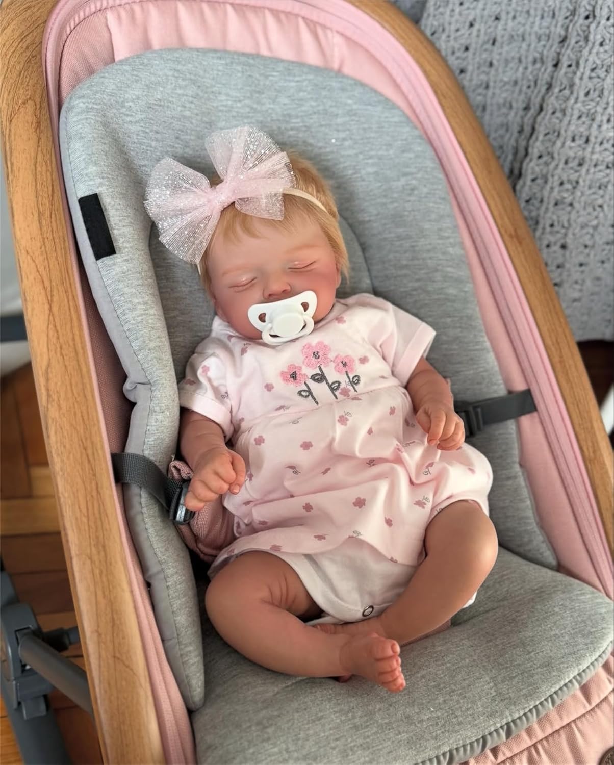 Lifelike Reborn Baby Dolls Cute Sleeping Girl 20 Inch Soft Vinyl Realistic Newborn Baby Doll Handmade Real Life Baby Dolls with Clothes Accessories Reborn Doll Toys Xmas Gift for Kids Age 3+