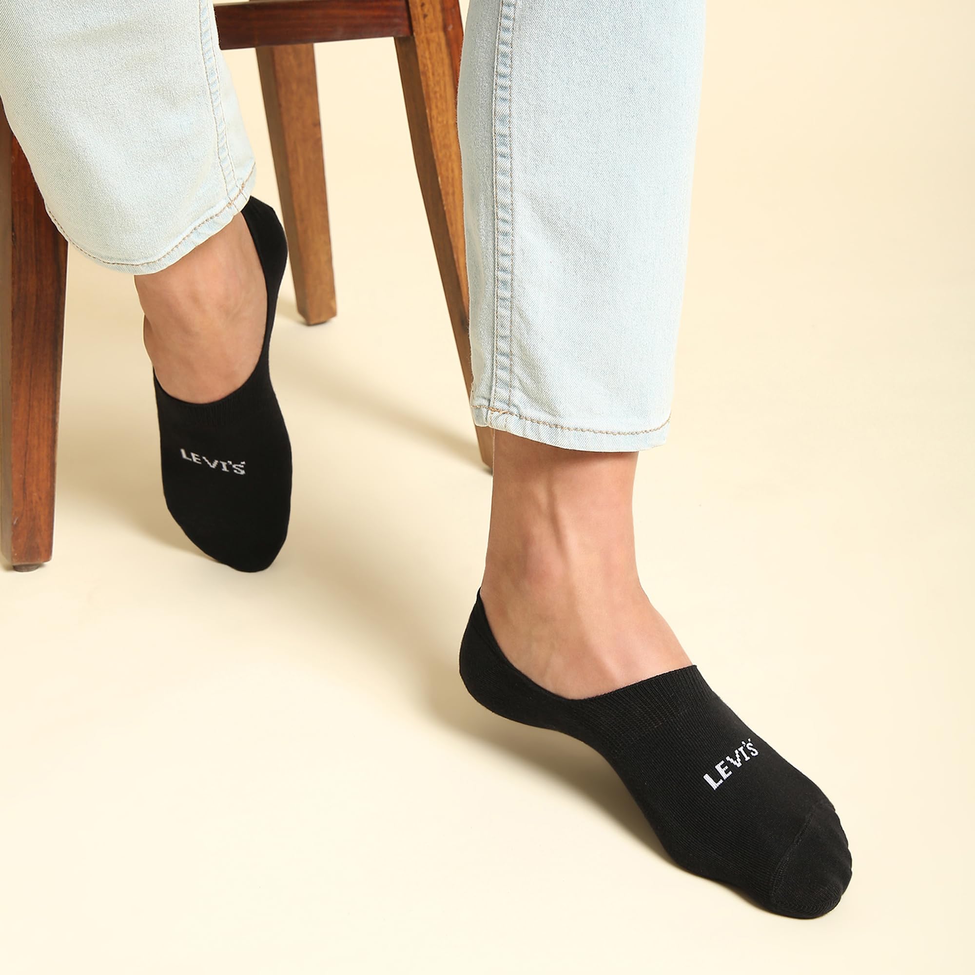Levi's LS401 Men's Cotton Stretch No Show Non Terry Silicon Anti Slip Socks (Pack of 3) 2