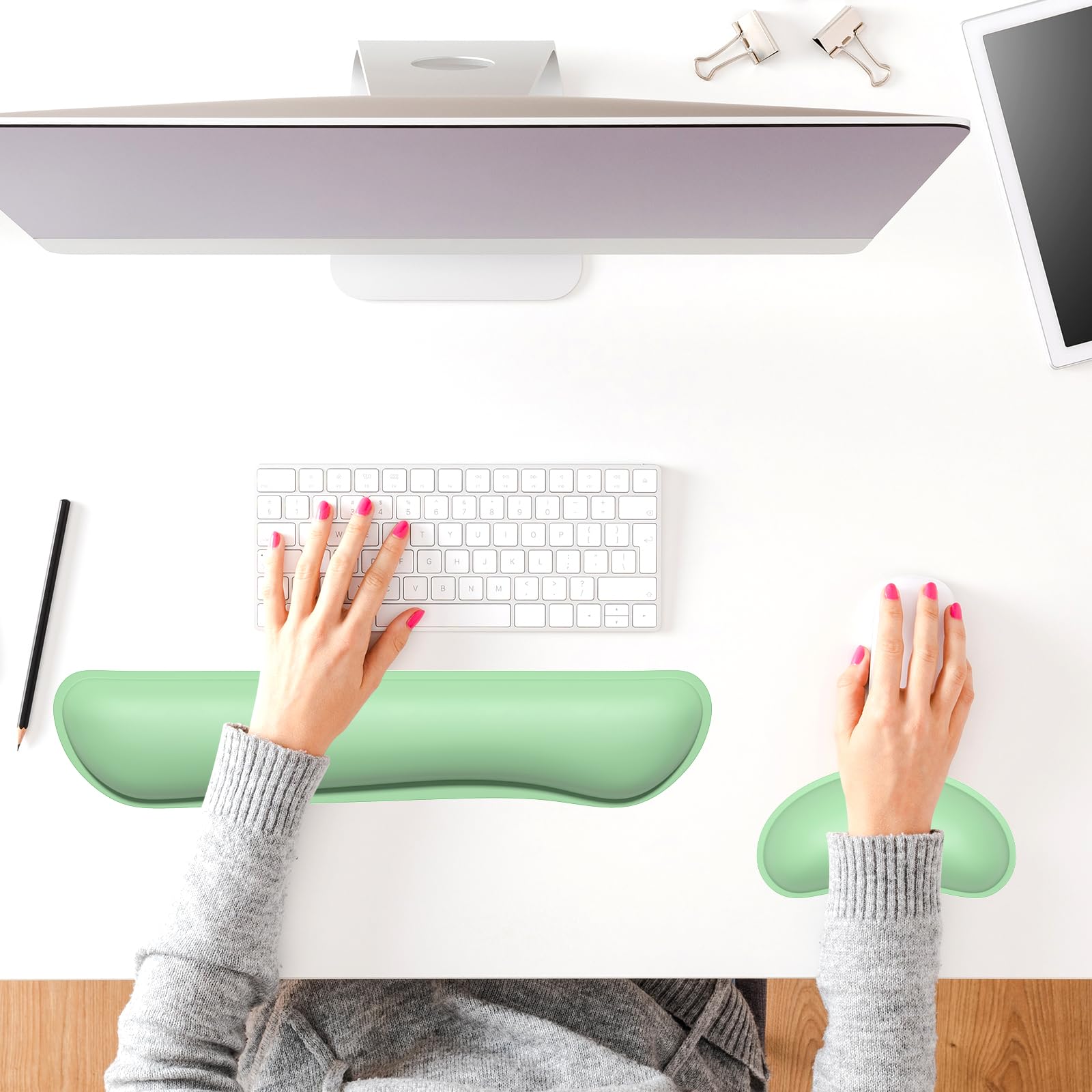 Dapesuom Ensemble de repose-poignet pour clavier, joli tapis de souris en polyuréthane pour clavier d'ordinateur et tapis de souris, repose-poignet amélioré en mousse à mémoire de forme, support