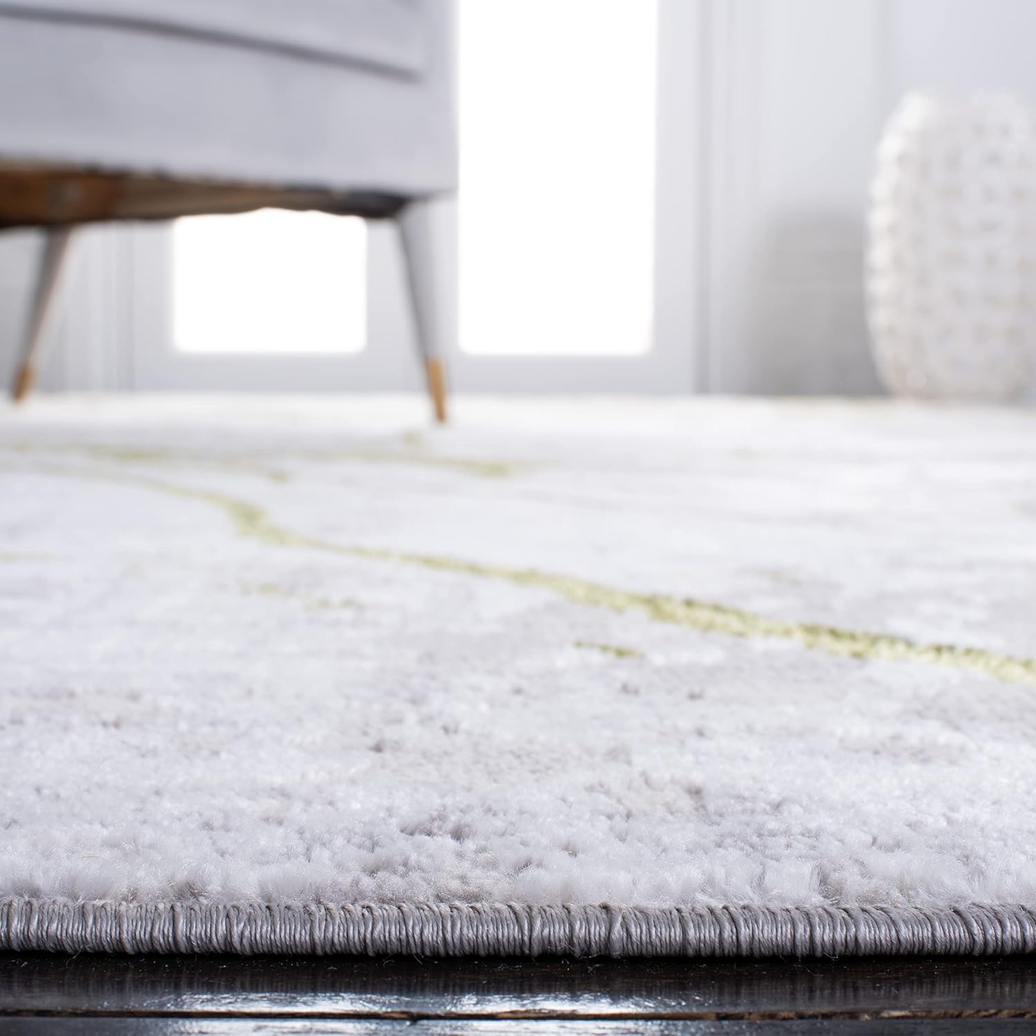 SAFAVIEH Amelia Collection Runner Rug - 2' x 6', Grey & Green, Modern Abstract Design, Non-Shedding & Easy Care, Ideal for High Traffic Areas in Living Room, Bedroom (ALA293J)