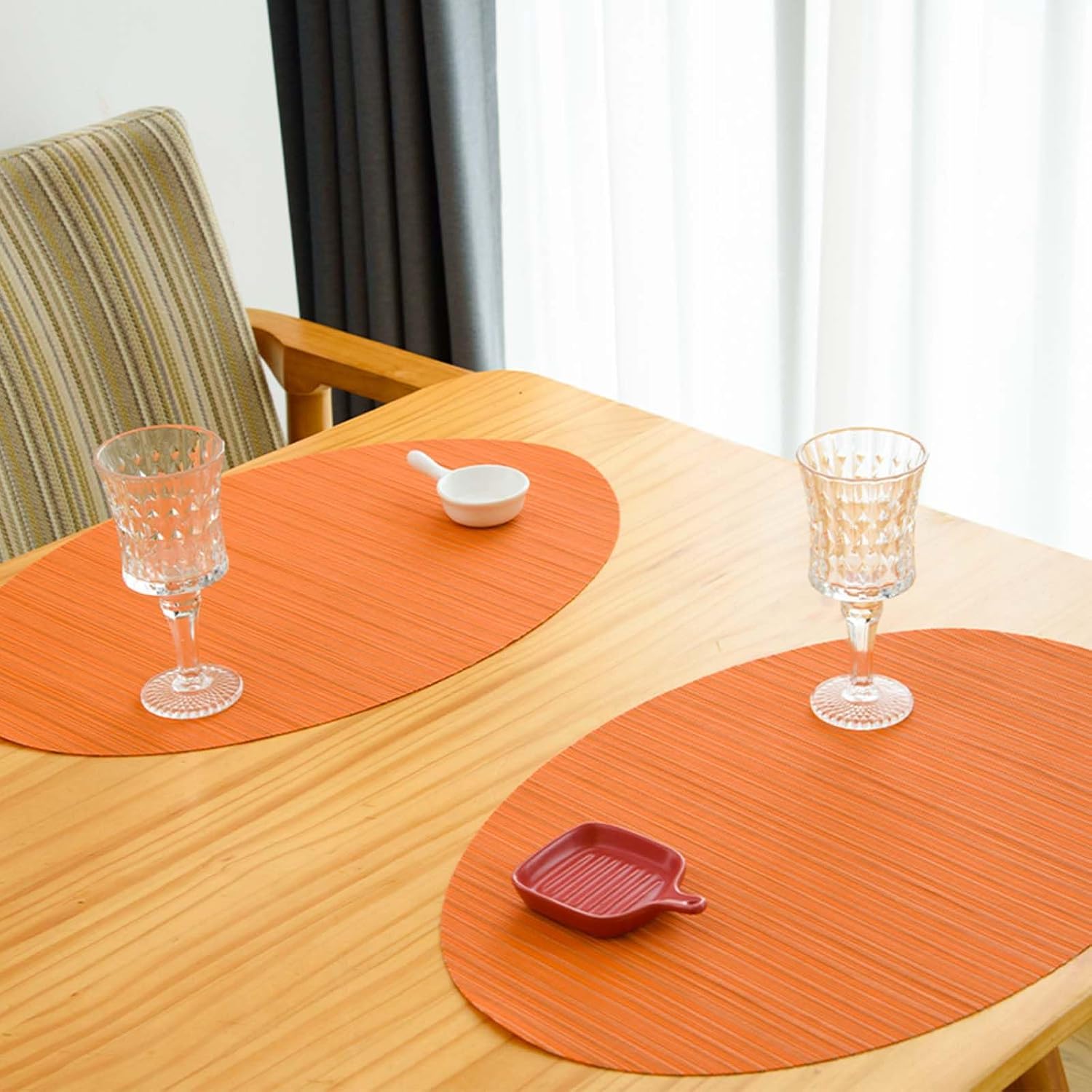 AHHFSMEI Placemats for Dining Table Woven Vinyl Plastic Place Mats Non-Slip Heat Insulation Stain Resistant Table Mats Washable Easy Clean 18.8x13 inches Placemats (Orange)