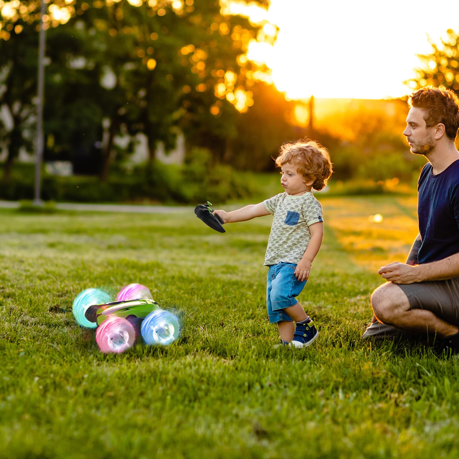 Rodzon Coche Teledirigido,Coche AcrobáTico Camiones 360 Grados De RotacióN,Juguete Niño Regalo 6 7 8 9 12 Años Niña 2.4Ghz Niños Coche Teledirigido con Luces Incluye Batería Recargable (Verde)
