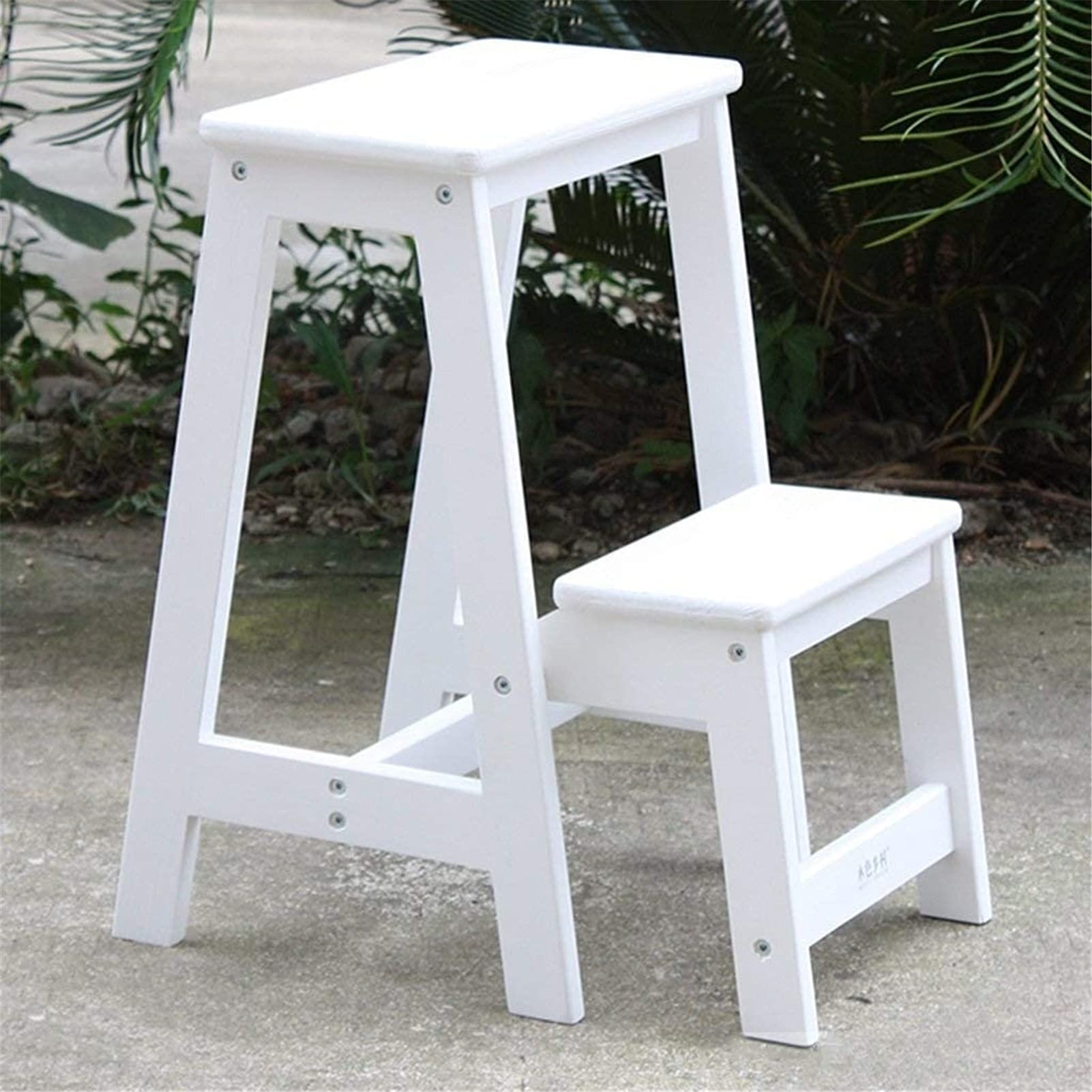 Tabouret escabeau antidérapant pour atteindre les placards sans effort