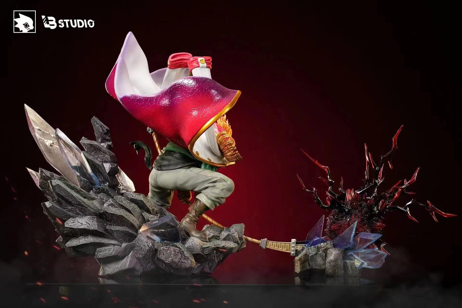 Amazon.co.jp: エドワード・ニユーゲート 白ひげ フィギュア 1/8