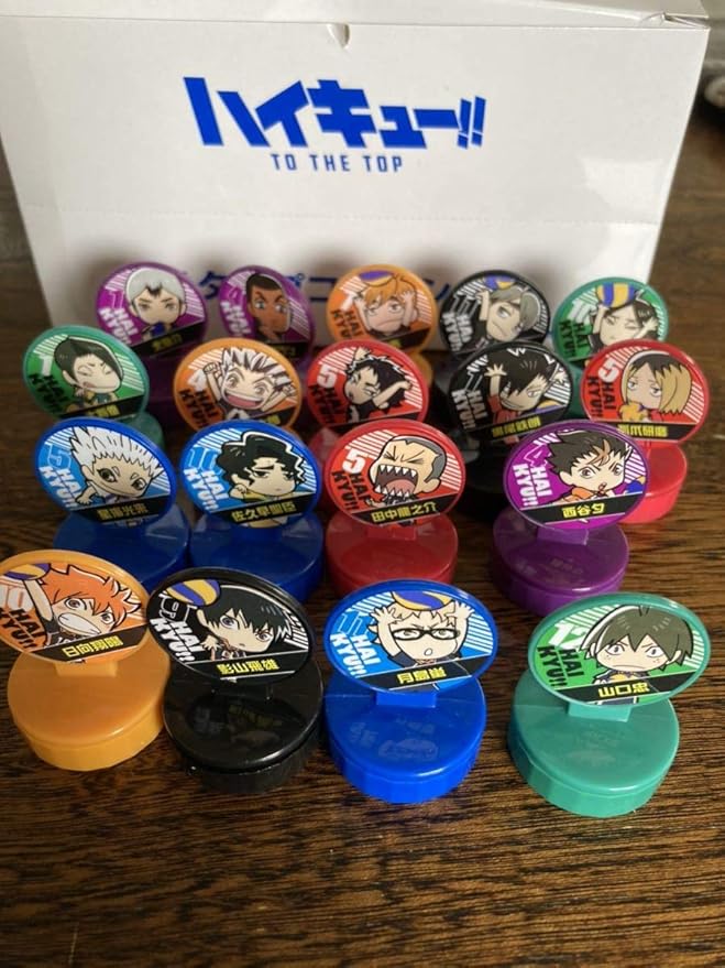 Amazon ハイキュー スタンプコレクション 全18種 コンプリート 日向 影山 侑 治 北 木兎 研磨 烏野 梟谷 音駒 稲荷崎 井闥山 鴎台 戸美学園 アイドル 芸能人グッズ 通販