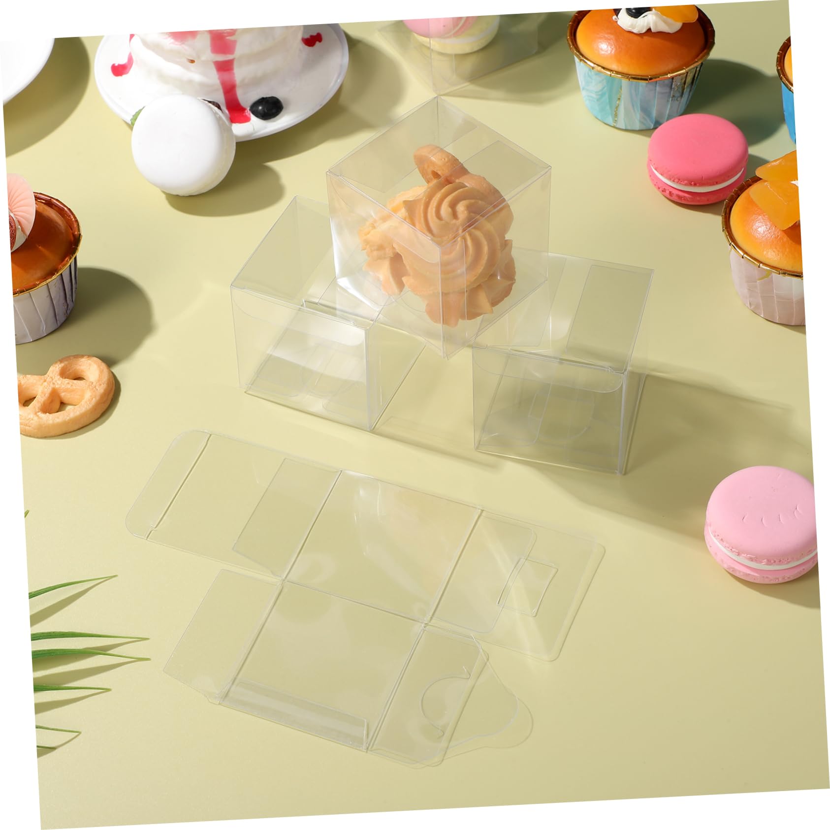 Lurrose 100 Pezzi Scatole Trasparenti Quadrate per Bomboniere Contenitori Mini per Dolci e Caramelle Scatoline Regalo per Compleanni Nozze e Shower Facili da Montare