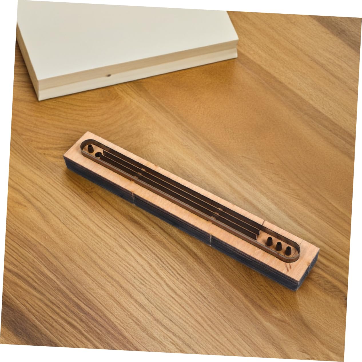 SHINEOFI Plantilla de Corte de Metal 2 Piezas Diseño de Precisión para Pulseras de Cuero de 3 Hilos para Proyectos de Bricolaje y Manualidades en Cuero