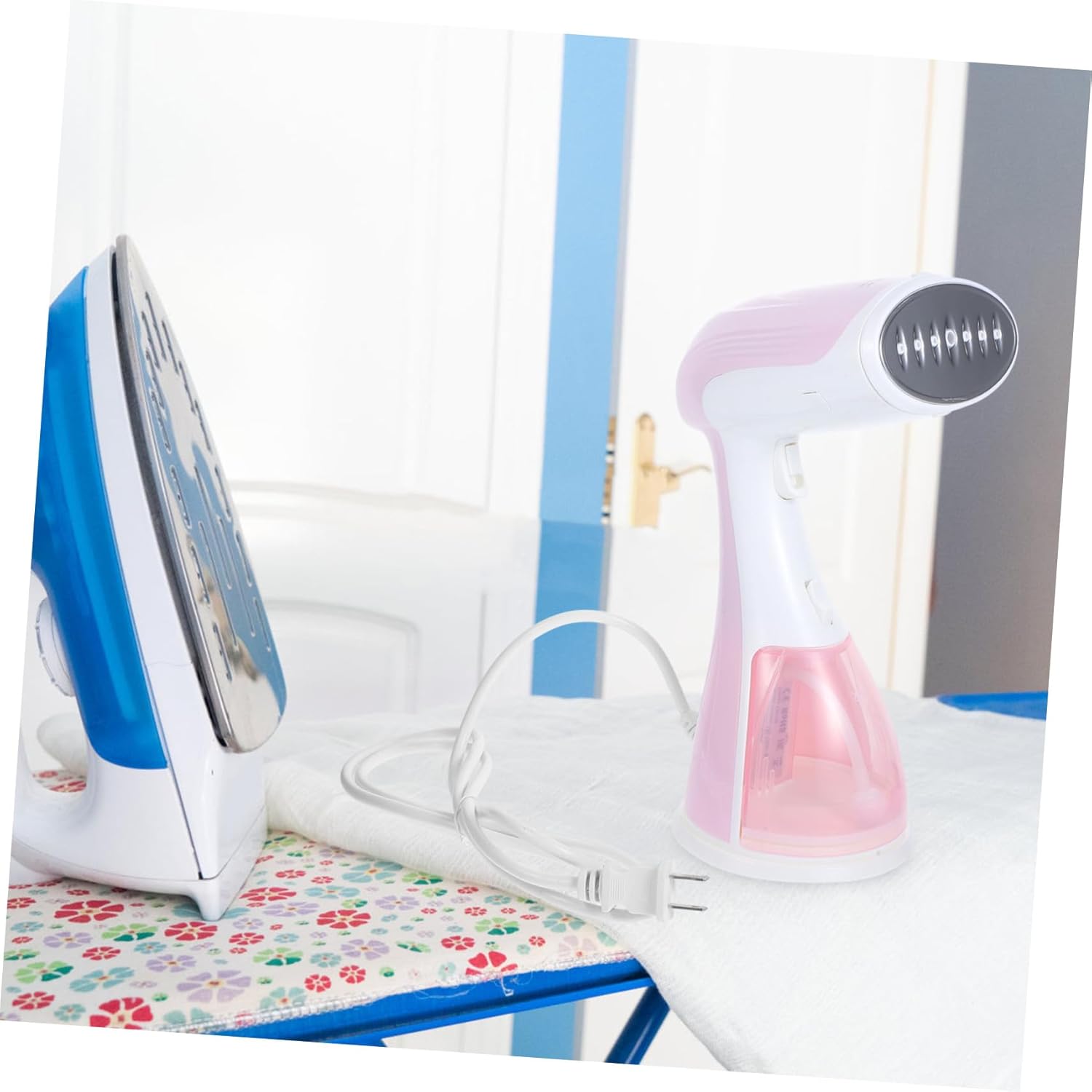 Portable Handheld Garment Steamer Lightweight Travel Iron for Clothes Wrinkle Remover Large Water Tank for Home Office Travel Use