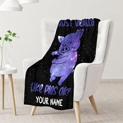 Miniatura 4 de Manta de cerdo personalizada con nombre, 30 x 40 pulgadas, bonita manta para mujeres y niñas, mantas de felpa suaves y mullidas moradas para sofá,