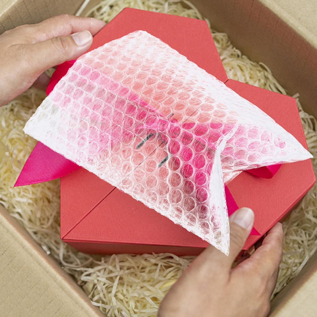 200pcs Small Bubble Pouch Bags 15x20cm Waterproof Plastic Bubble Pouches for Packaging and Shipping Cushioning Protection