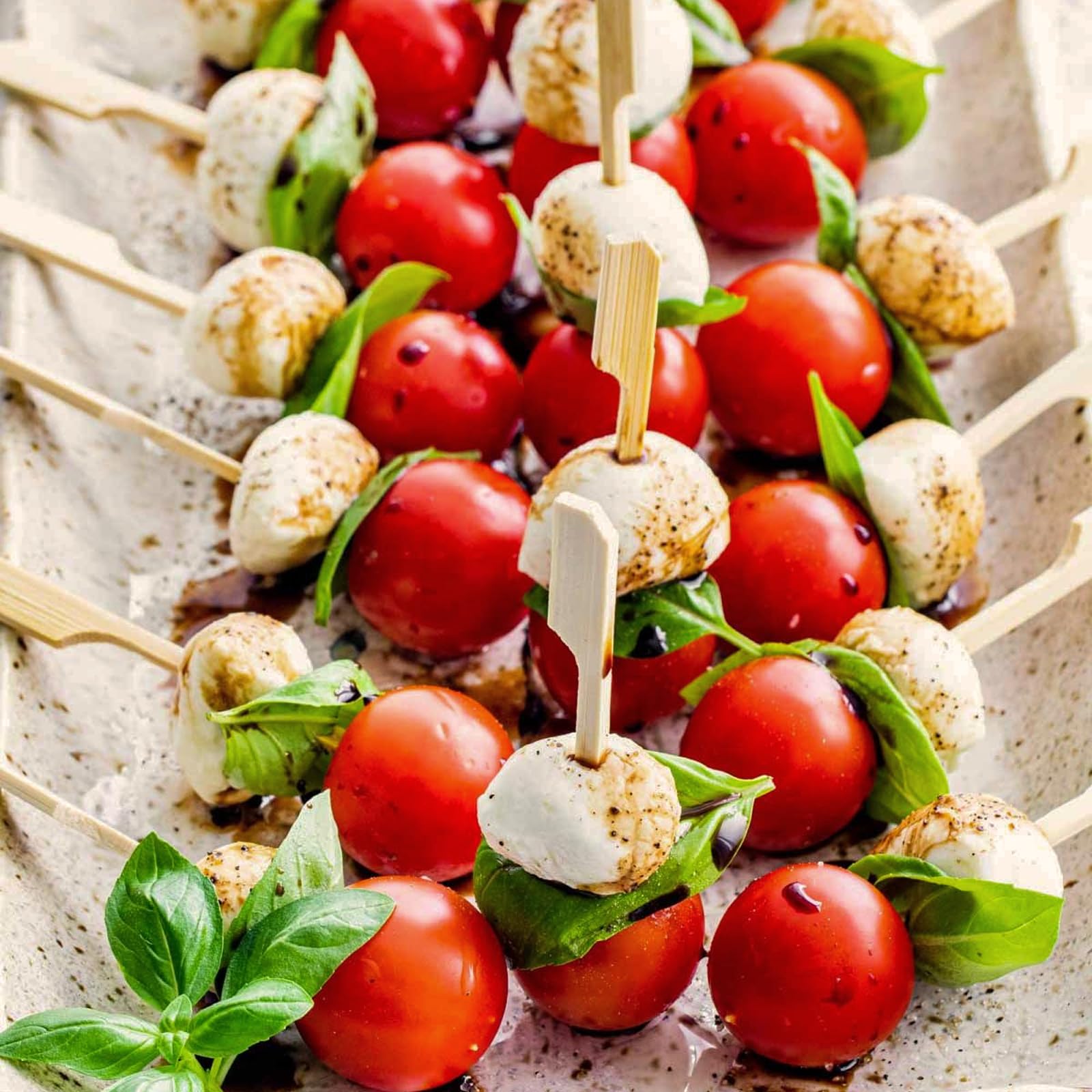 FUNSUEI 1000 spiedini in bambù da 12 cm, per finger food, piccoli spiedini in legno, per barbecue, buffet, frutta, snack