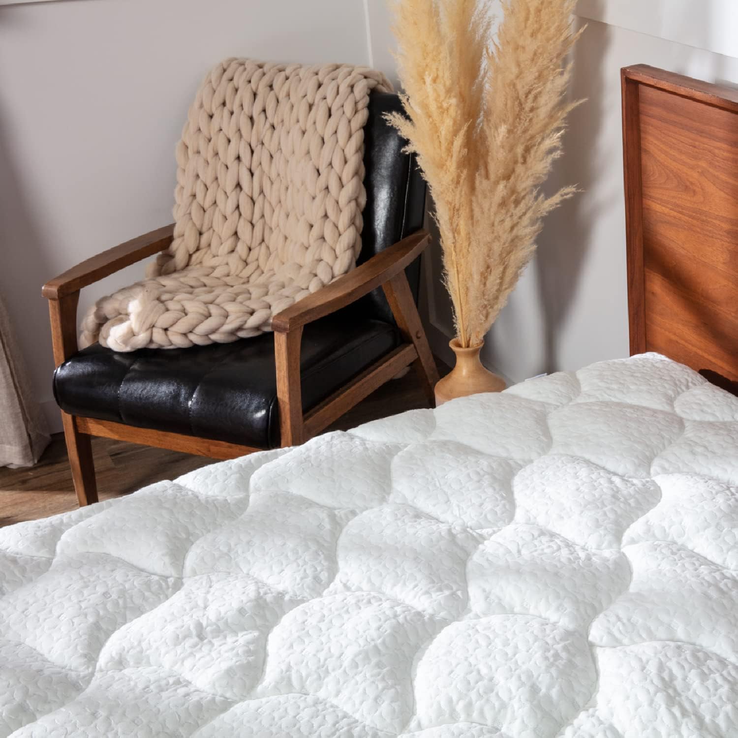 ViscoSoft Bamboo Mattress Pad Cal King with Fitted Skirt - Extra Plush Pillowtop Mattress Topper - 18” Deep Pockets