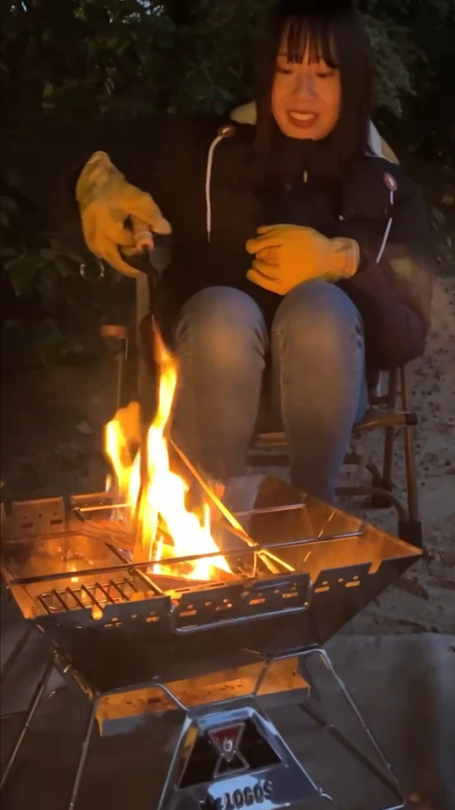 Amazon | ロゴス(LOGOS) LOGOS 楽ちん薪ばさみ 81064222 焚き火