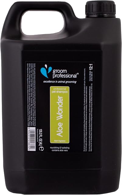 GROOM PROFESSIONAL Aloe Wonder Dog Shampoo, Excellence in Animal Grooming, For Dry Irritated or Sensitive Skin, Soothing Dog Shampoo, Made in UK, 4 Litre