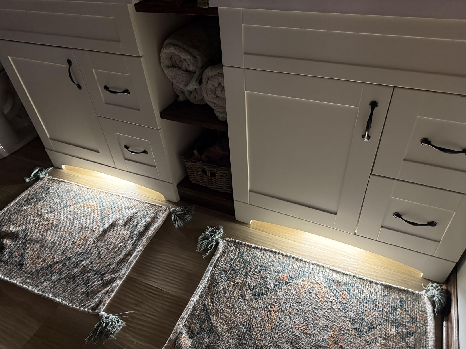 Great bathroom lighting!