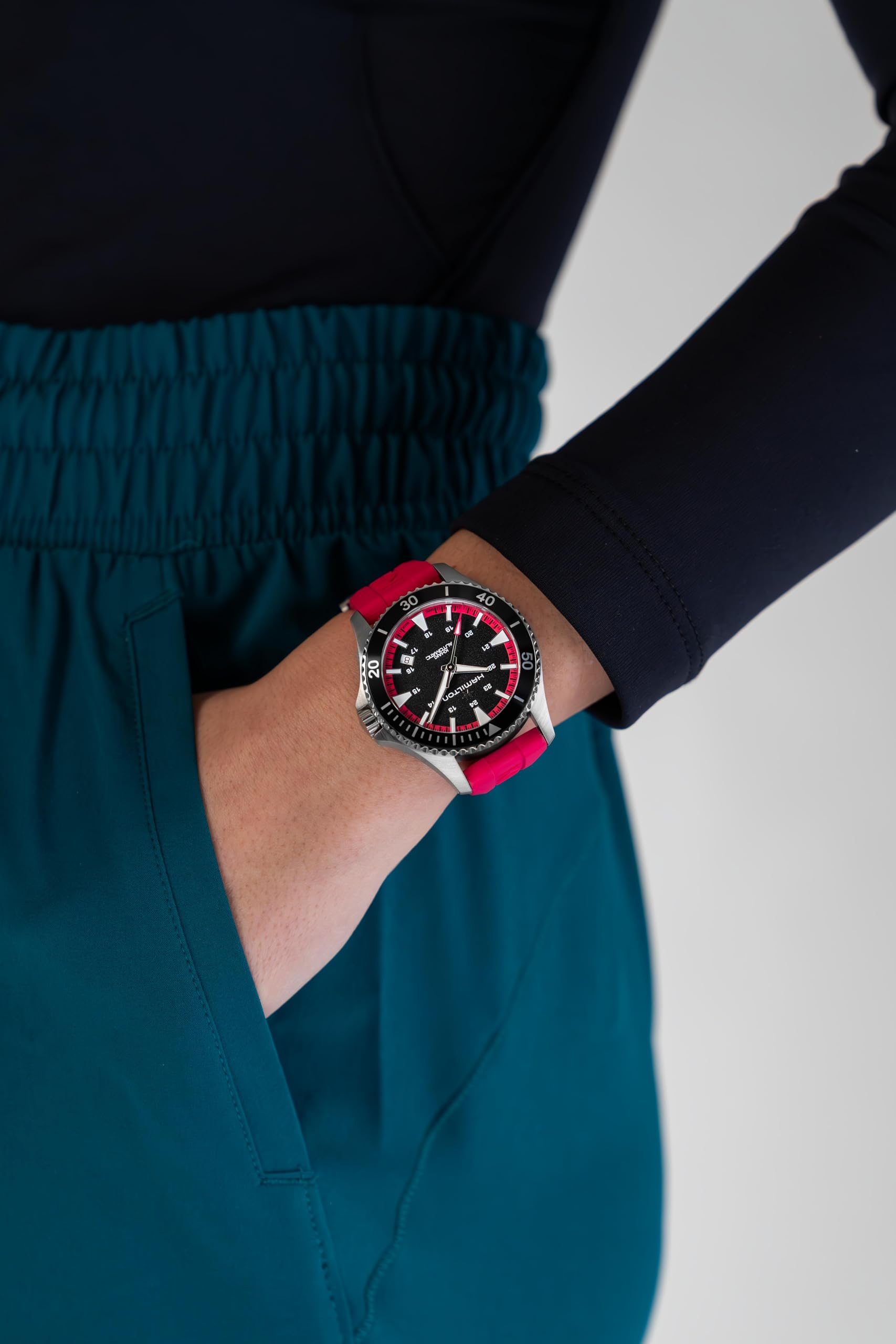 Hamilton Watch Khaki Navy Scuba Auto, Stainless Steel Case 40mm, Pink Rubber Strap (H82395330)