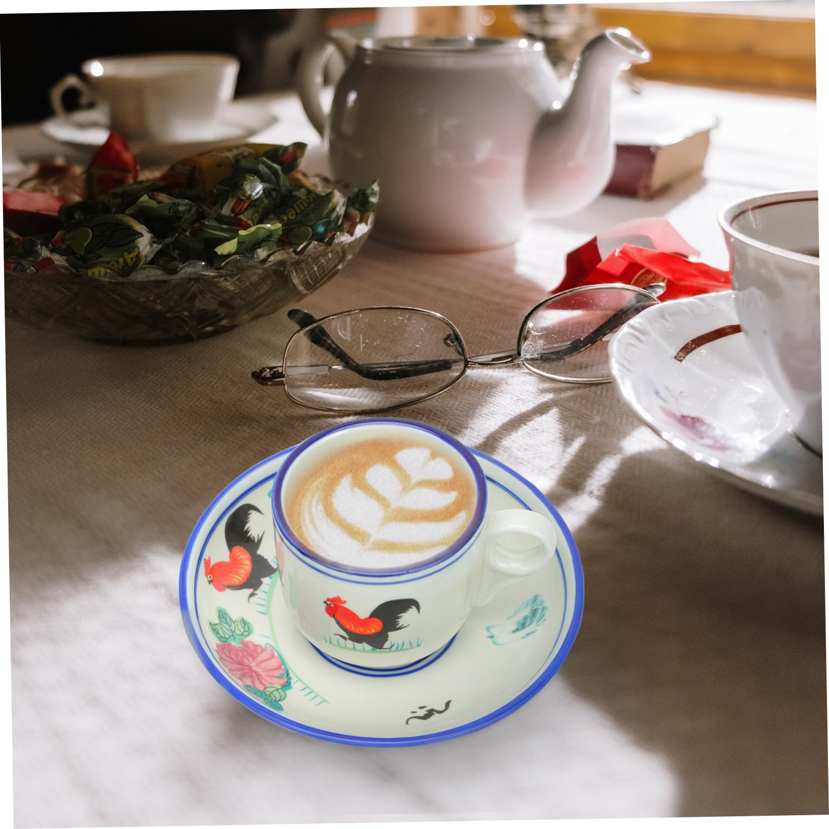 COLLBATH Retro Emaille Kaffeetasse mit Hahn Motiv Hitzebeständiger Griff und Sicher Runder Rand Geschenk für Feiertage Vintage Stil mit Filigraner Verarbeitung