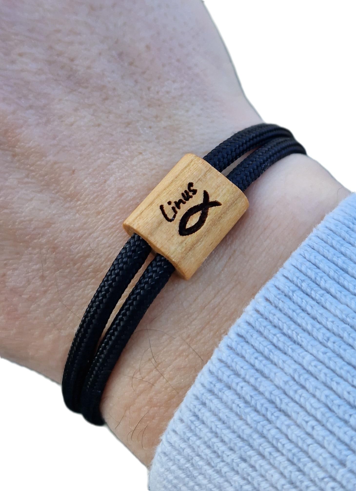 Gravur Holz Armband, Kommunion, Konfirmation, Firmung, Surfer Armband, personalisiertes Armband, Holz, Fisch mit Namen, Armband graviert