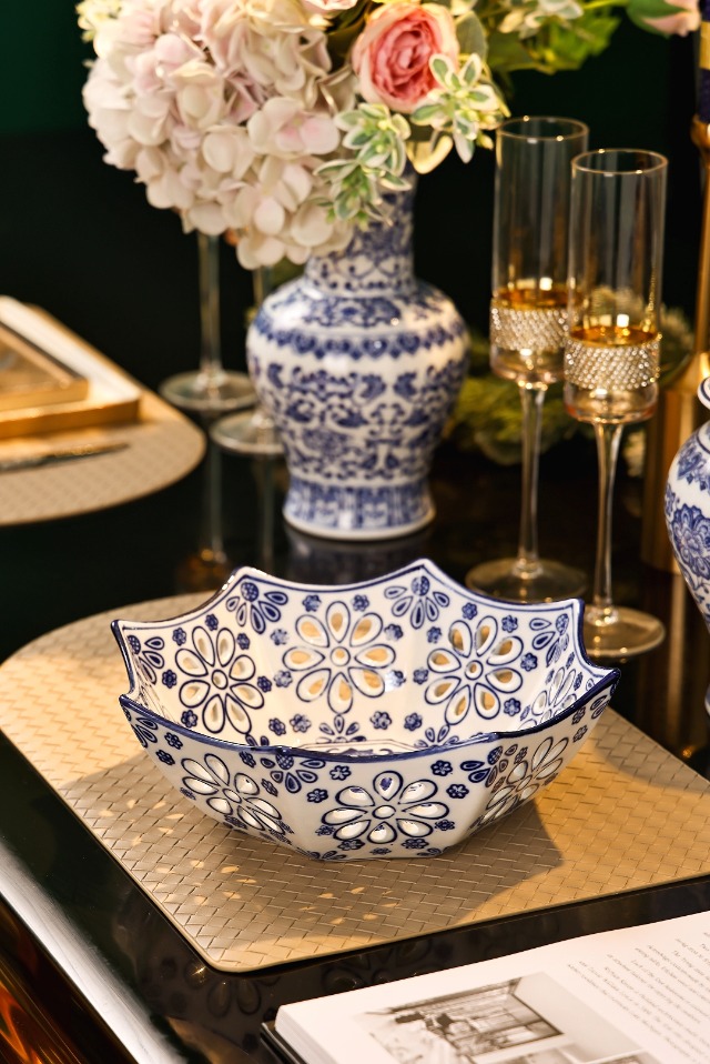 Amazon.com: GaLouRo Blue and White Decorative Fruit Bowl