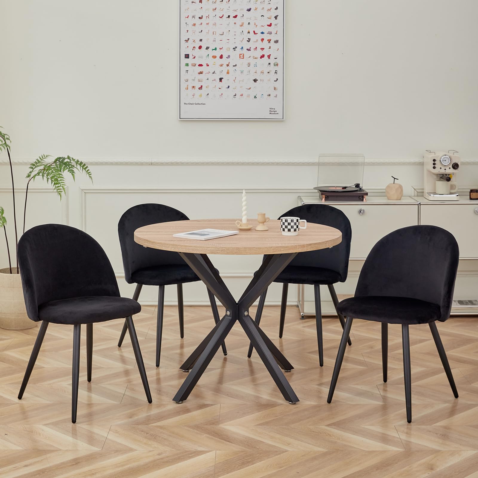 GrandCA HOME Set Tavolo e Sedie da Pranzo, Tavolo Rotondo da 100 cm e 4 Sedie in Velluto Nordico, Adatto a Soggiorno, Sala da Pranzo e Cucina (Venatura del Legno Chiaro + Nero)