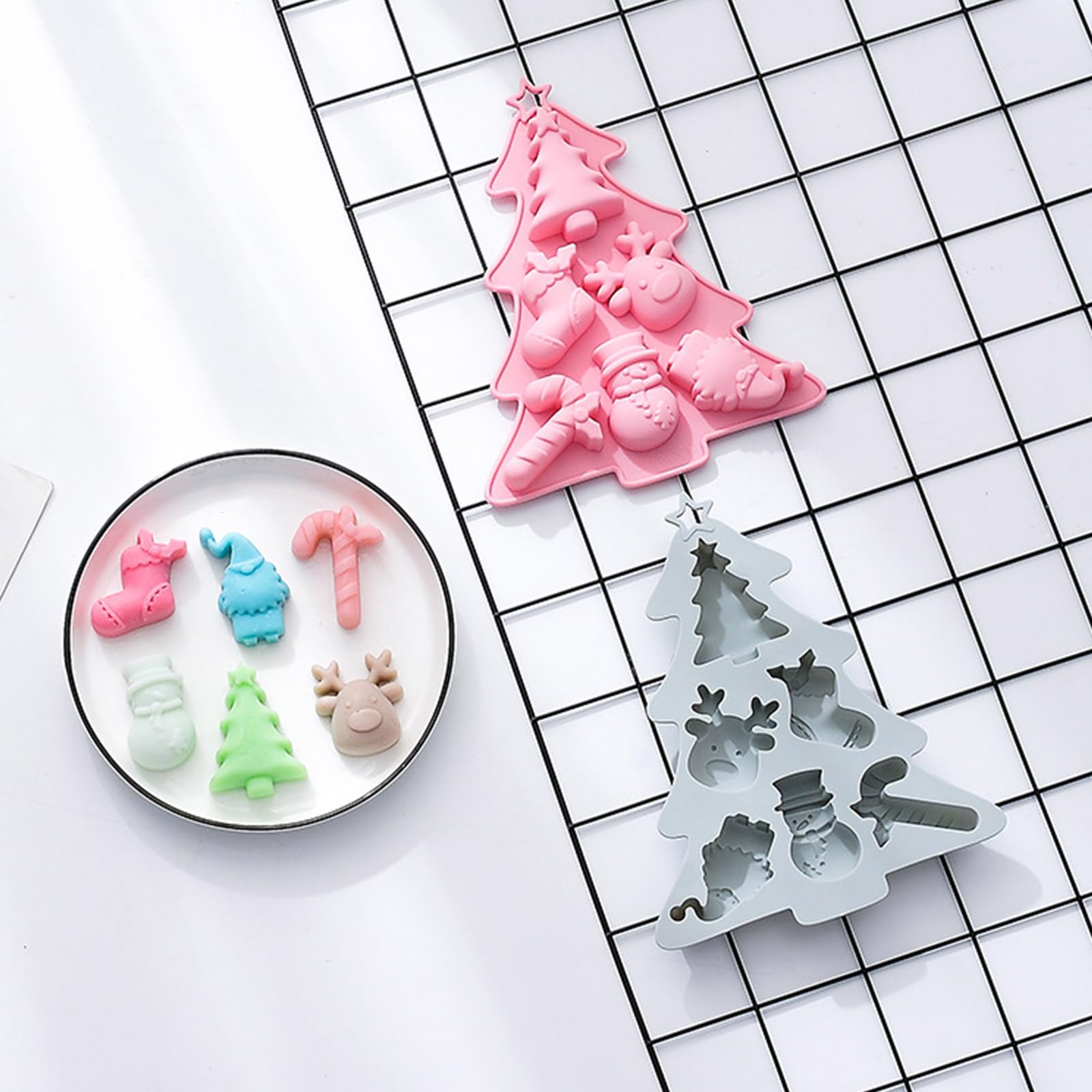 Stampo in silicone per Natale - a forma di uomo di pan di zenzero, 3D Stampi aTema Natalizio, Stampi in Silicone per Dolci, per Budino, gelatina, torta, cioccolato, biscotti, caramelle, 48 Cavità