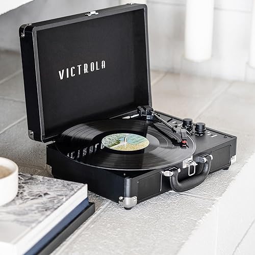 Miniatura 6 de Victrola Journey+ - Reproductor de discos de maleta Bluetooth - Altavoces integrados, 33-13, 45 y 78 RPM, salida RCA, conector para auriculares,