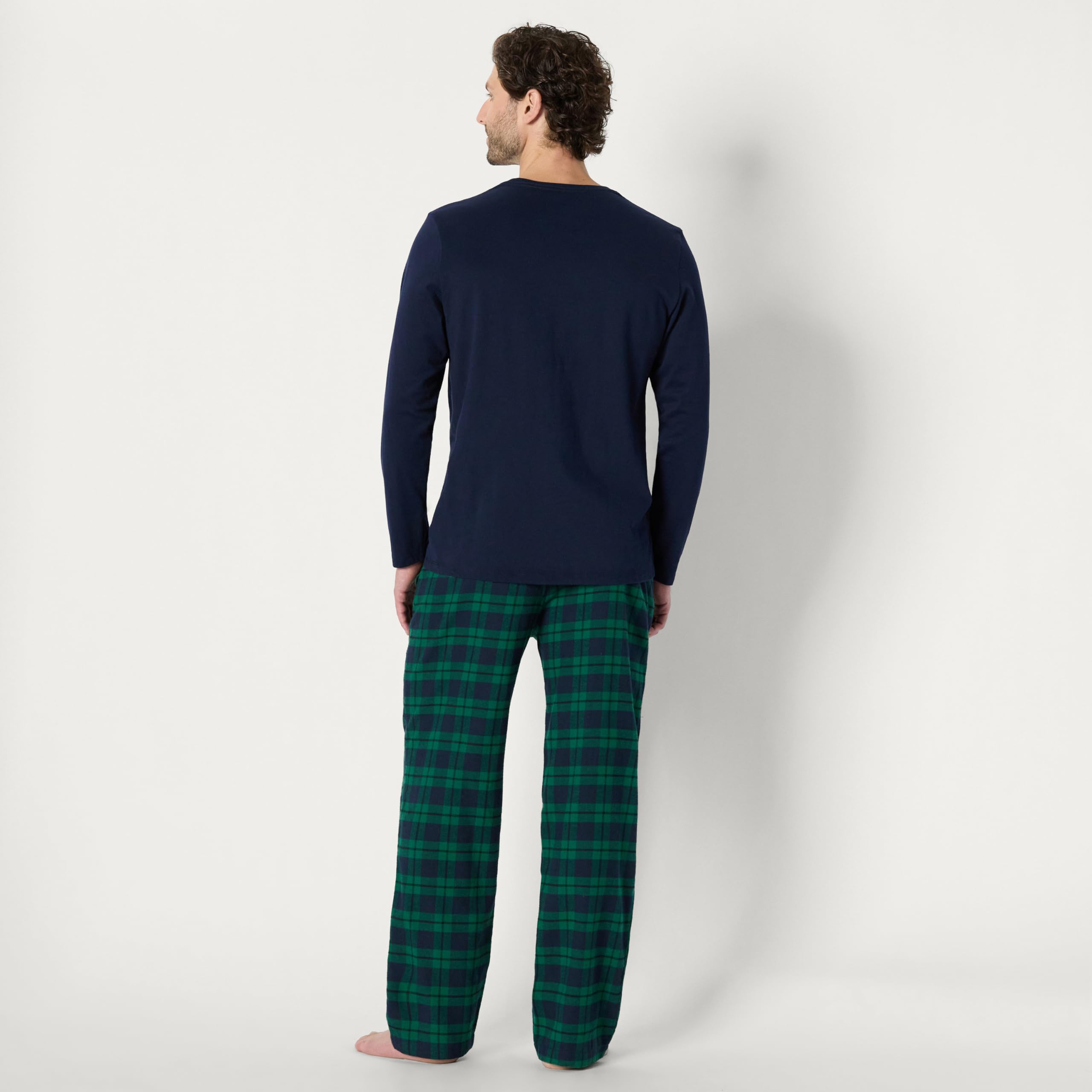 Amazon Essentials Completi Coordinati di Pigiami Natalizi per La Famiglia