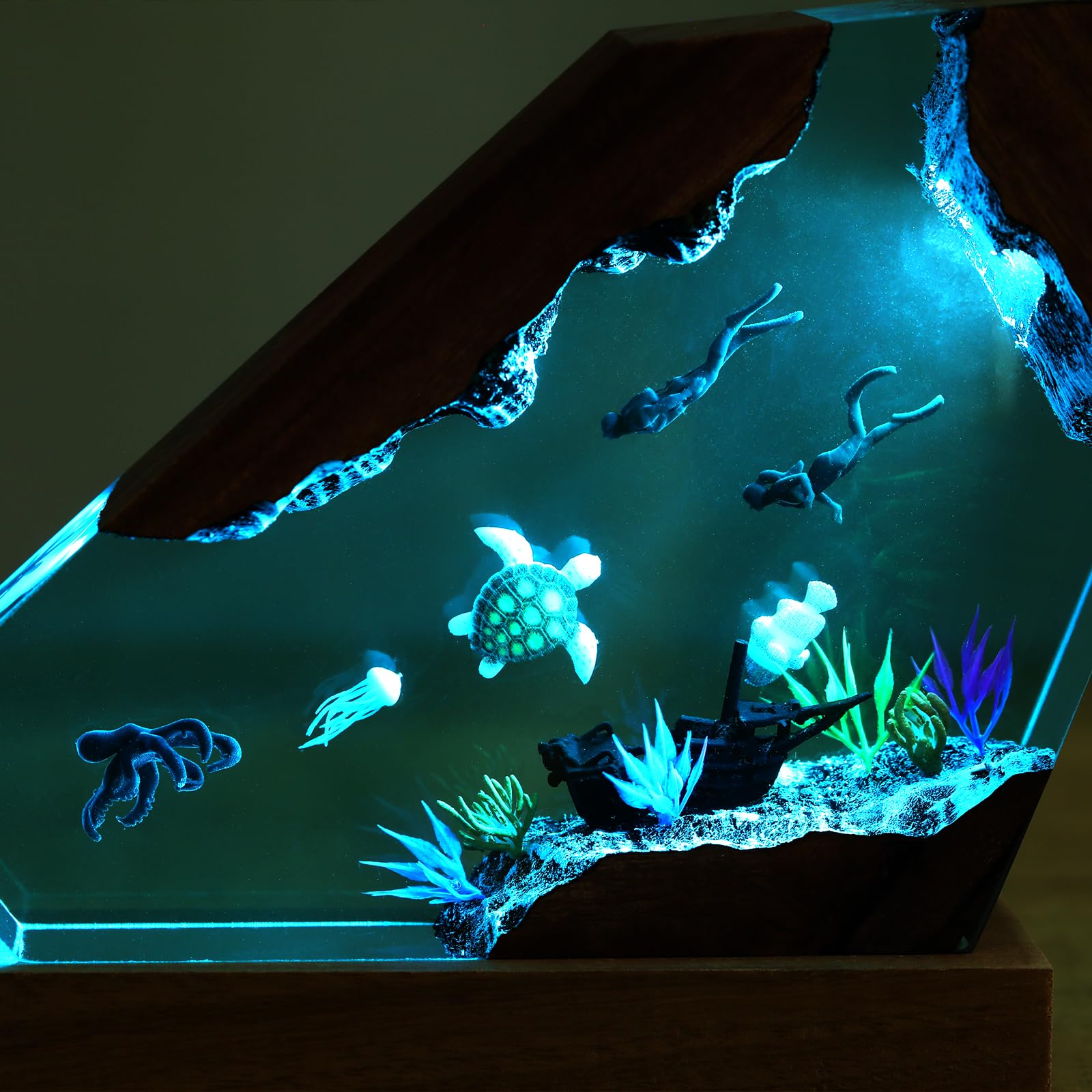 Drawelry Lámpara de Noche Oceánica en Resina Epoxi, Escultura 3D de Animales Marinos Orca Tortuga Ballena con Base de Madera, Luz LED Ambiental para Decoración del Hogar, Regalo Creativo Único (A8)