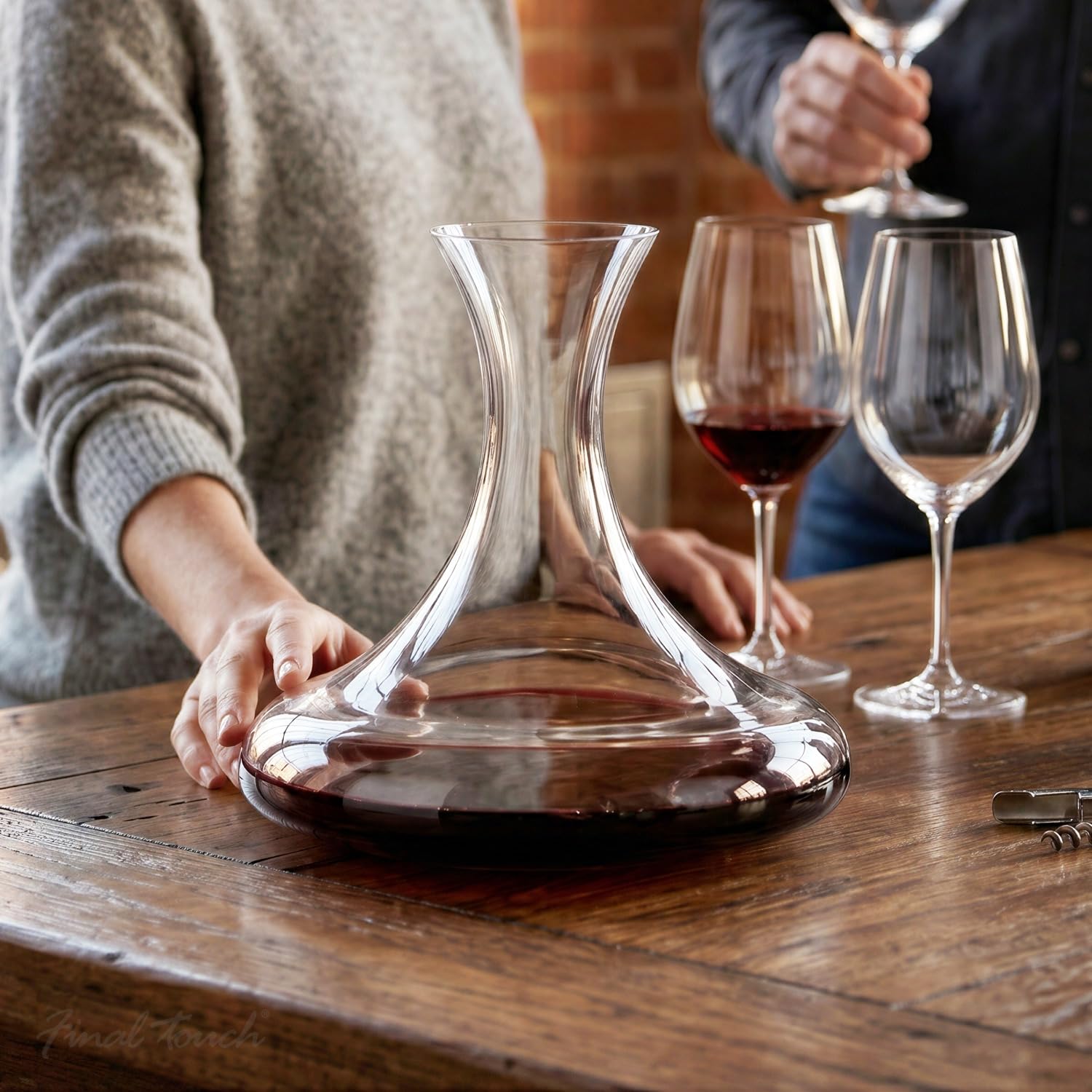 Final Touch Drehbarer Weindekanter, handgefertigter bleifreier Kristall, drehbar, verbessert Belüftung und Aromen, elegantes Design für Rotwein, 750 ml Fassungsvermögen