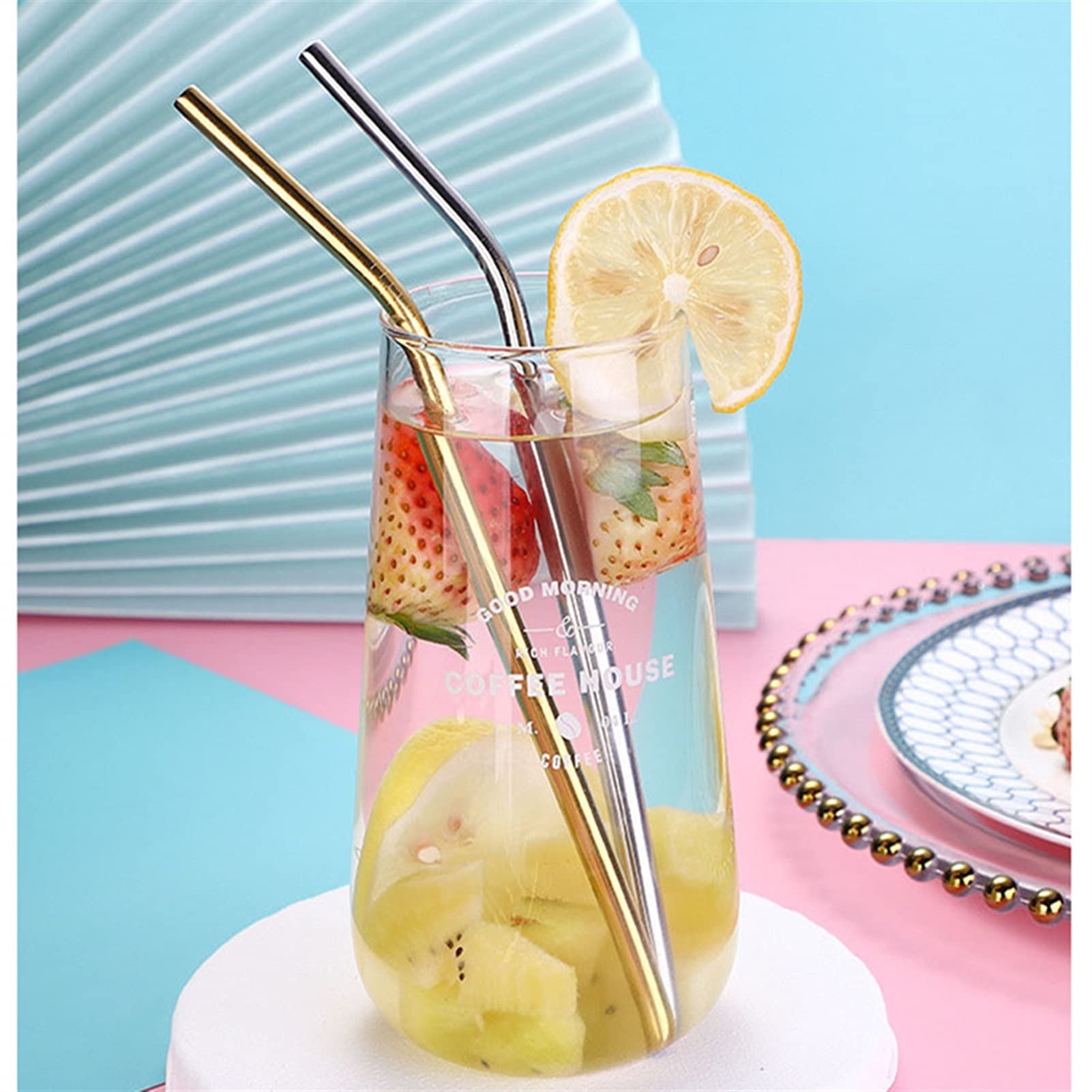 5pcs / Set de dîner de vaisselle Voyage Camping Couverts Ensemble de couverts réutilisables avec des baguettes de fourche de cuillère en paille en métal et un boîtier portable Coutellerie