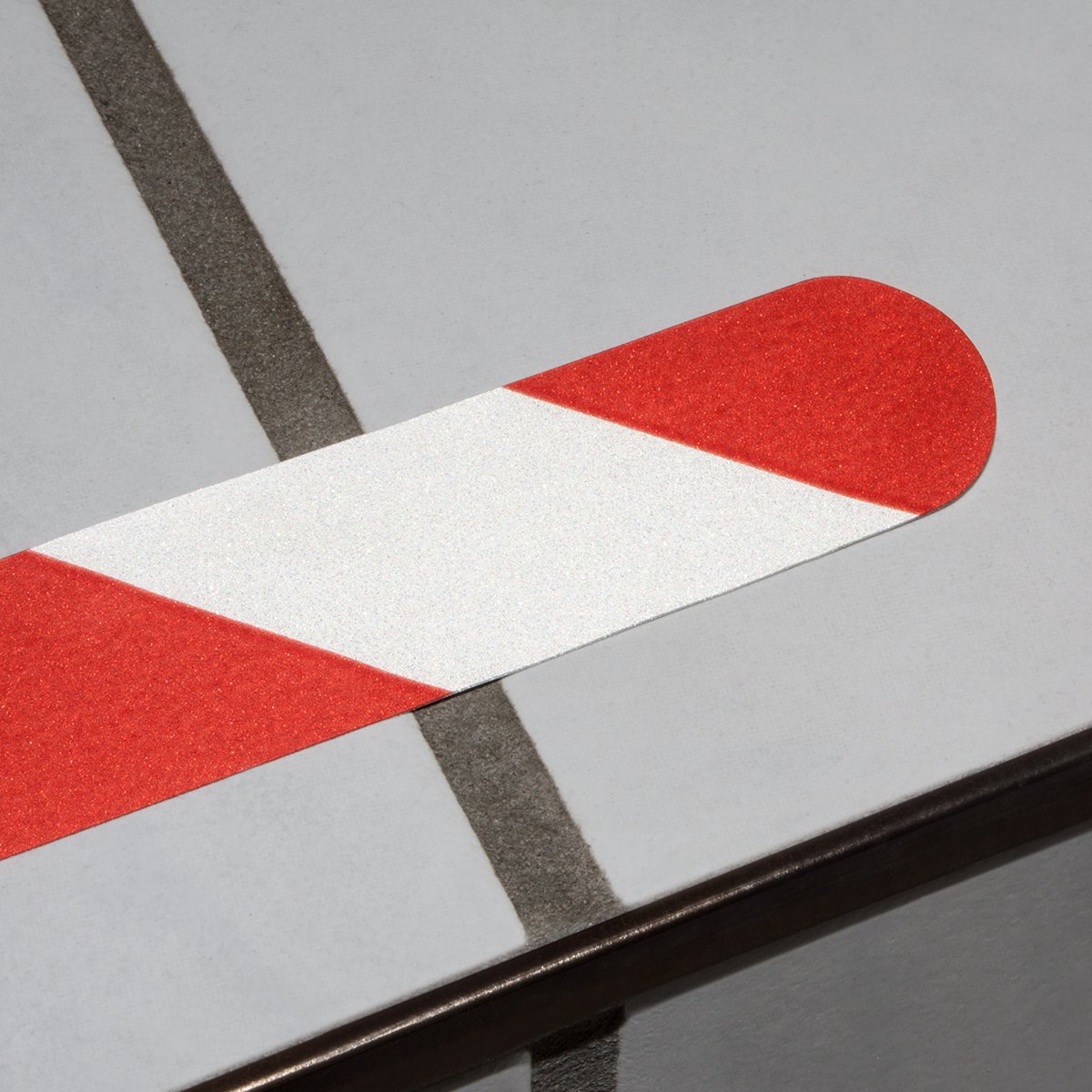 Anti-Rutsch-Streifen für Treppenstufen / 65 x 3 cm / 10 Stück/rot reflektierend/selbstklebend