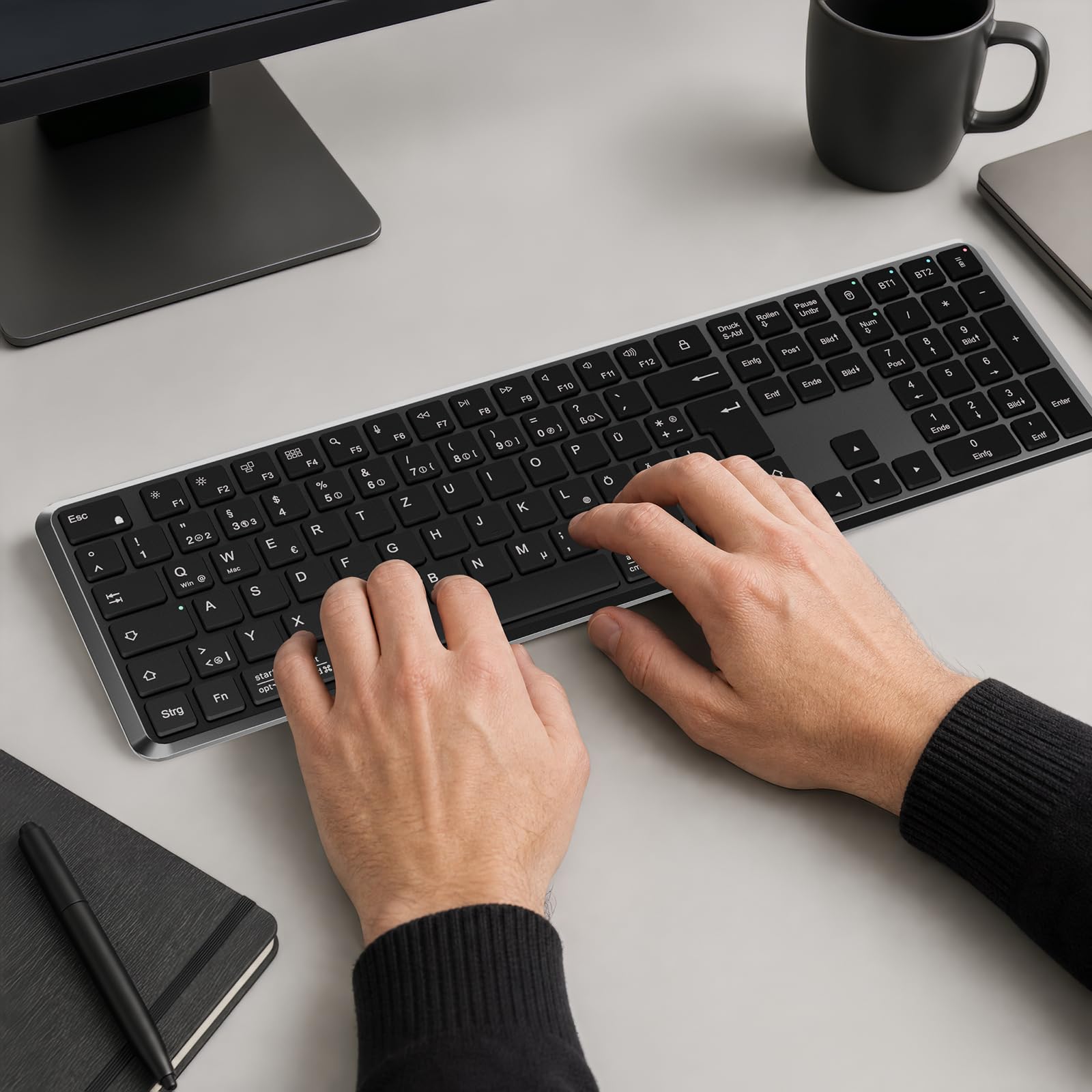 TECURS Kabellose Bluetooth Tastatur (2BT+2.4G), QWERTZ Layout, Schwarz