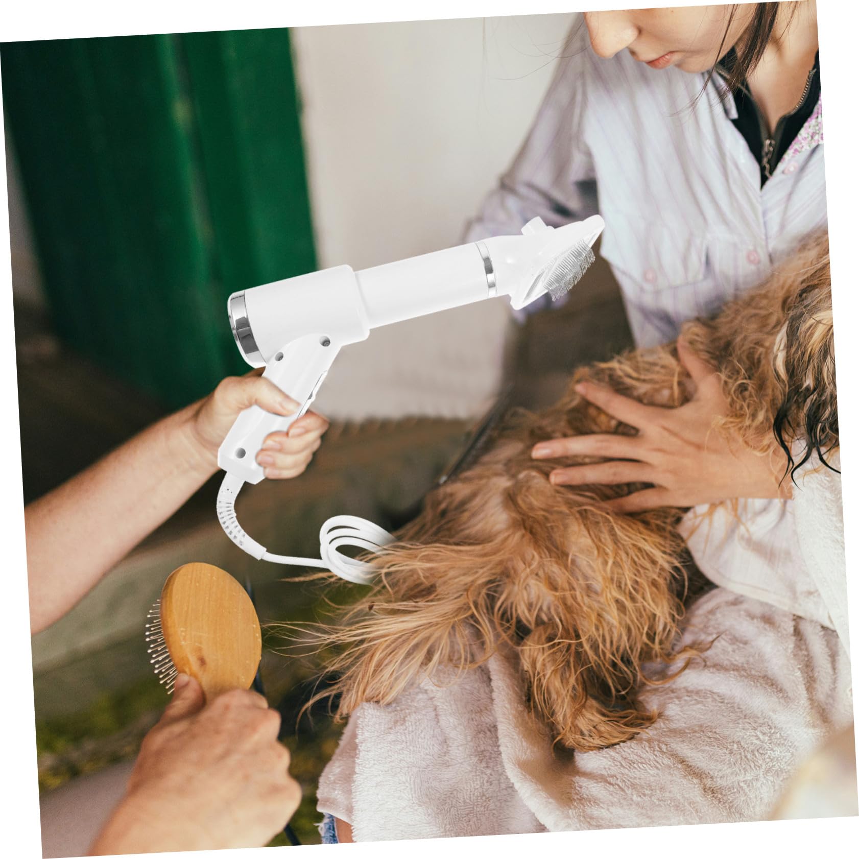 SOIMISS Sèche-cheveux pour Toilettage de Chiens et Chats Portable Brosse en Plastique Blanc, Appareil Sûr Séchage Brossage des Poils D’animaux Domestiques