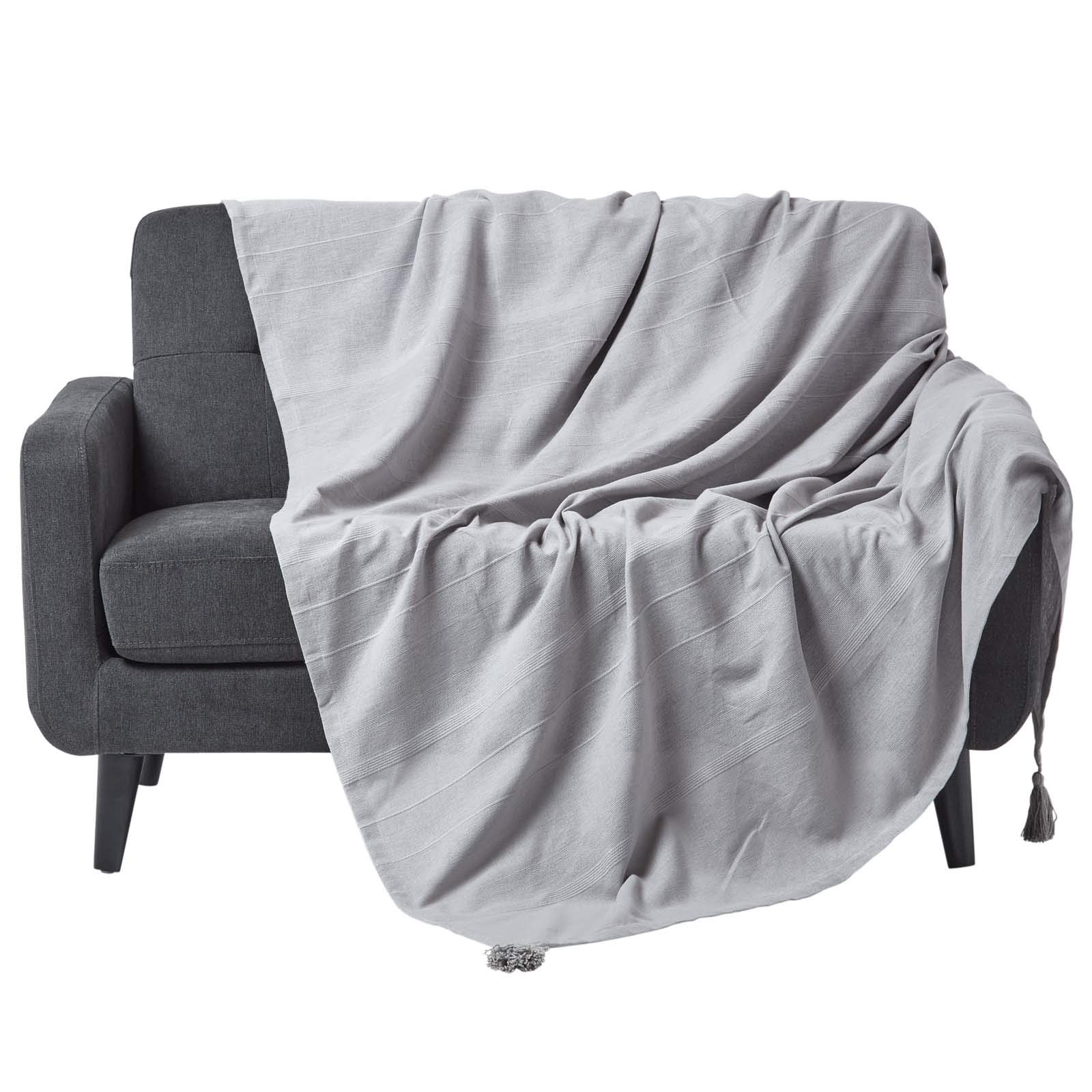 Homescapes Silver Grey - Rajput Ribbed Throw/Bedspread - 150 X 200 Cm (60 X 80 Inches) - Handmade 100% Cotton - Suitable For Most 1 Seater Sofas And Single Beds - Easy Care Washable At Home
