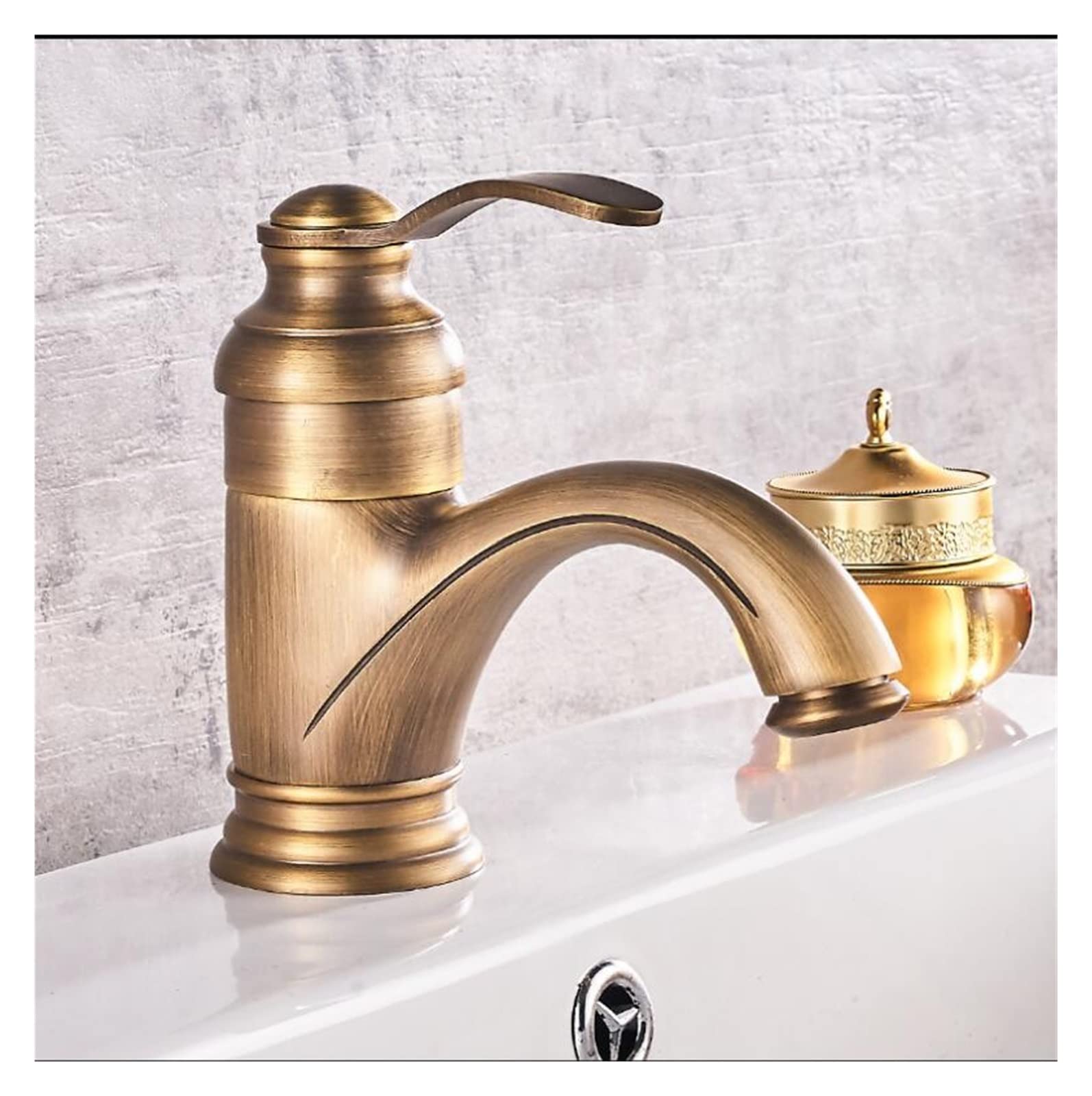 Mitigeur de salle de bain vintage en laiton antique contre le calcaire