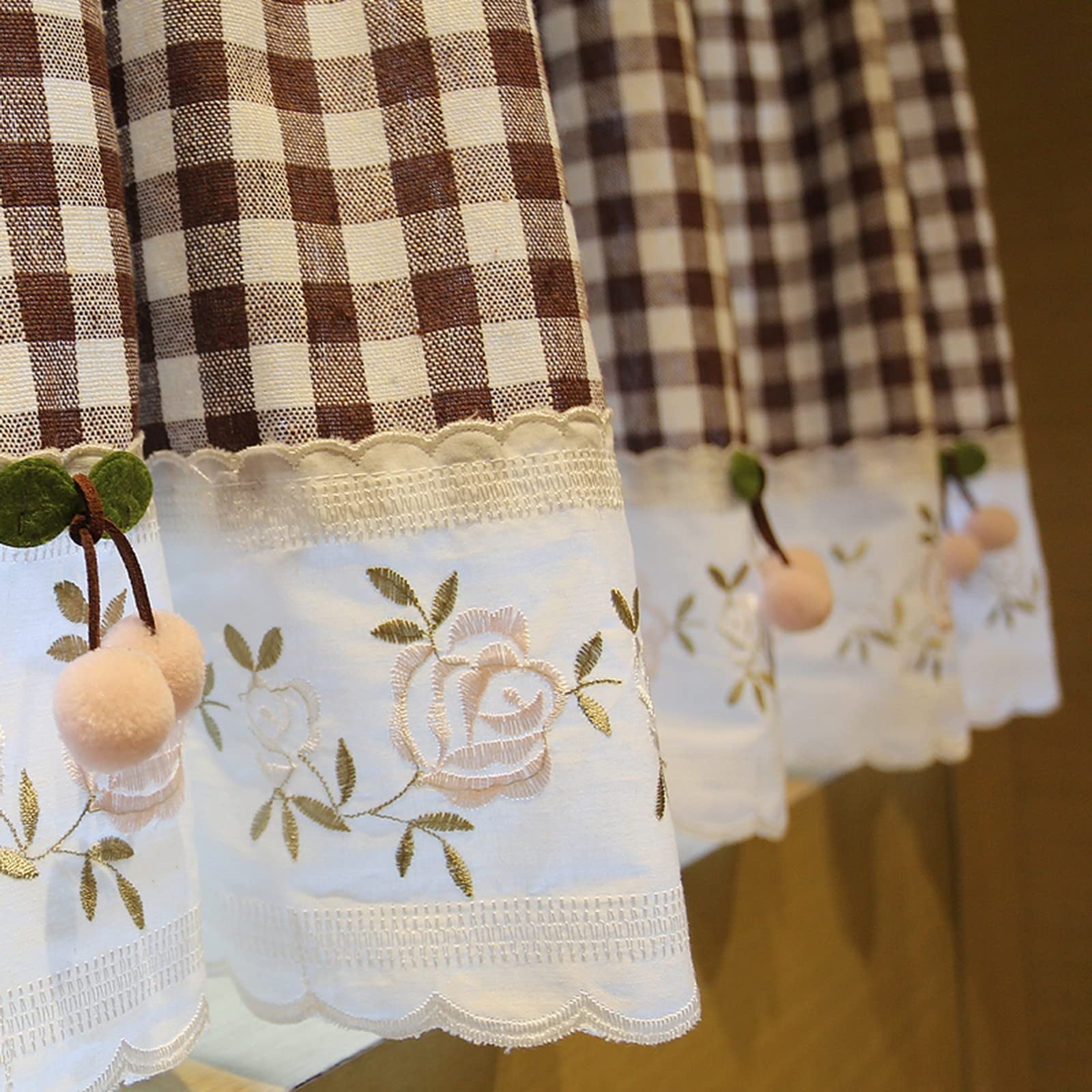 A.Monamour Tenda Corta per Finestra Piccola in Cotone a Quadri a Scacchi Marrone Con Rosa Ciliegia - Rurale Opaca da Cucina Bistrot Caffè - Mezza Mantovana a Vetro per Porta